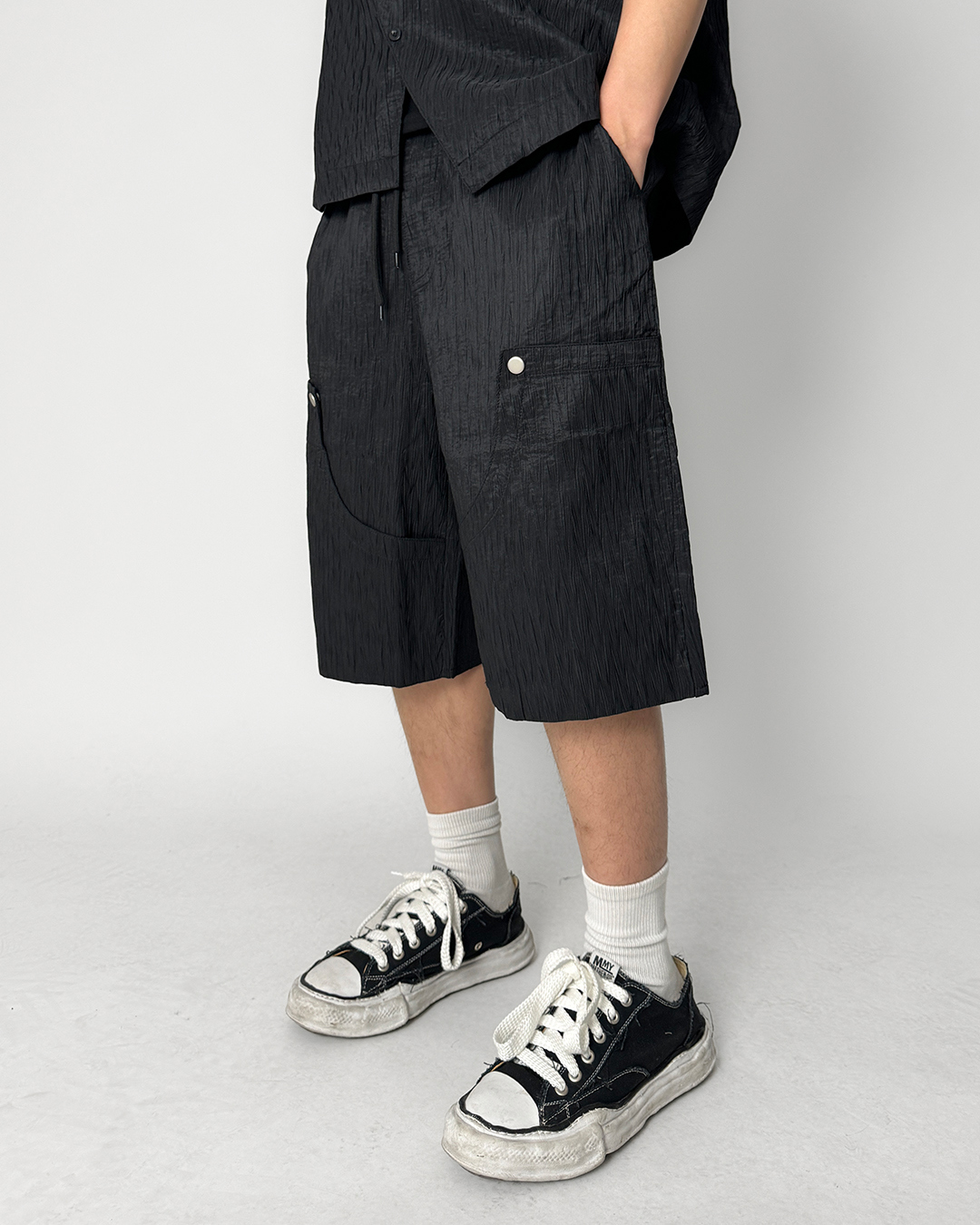 반바지 모델 착용 이미지-S1L11