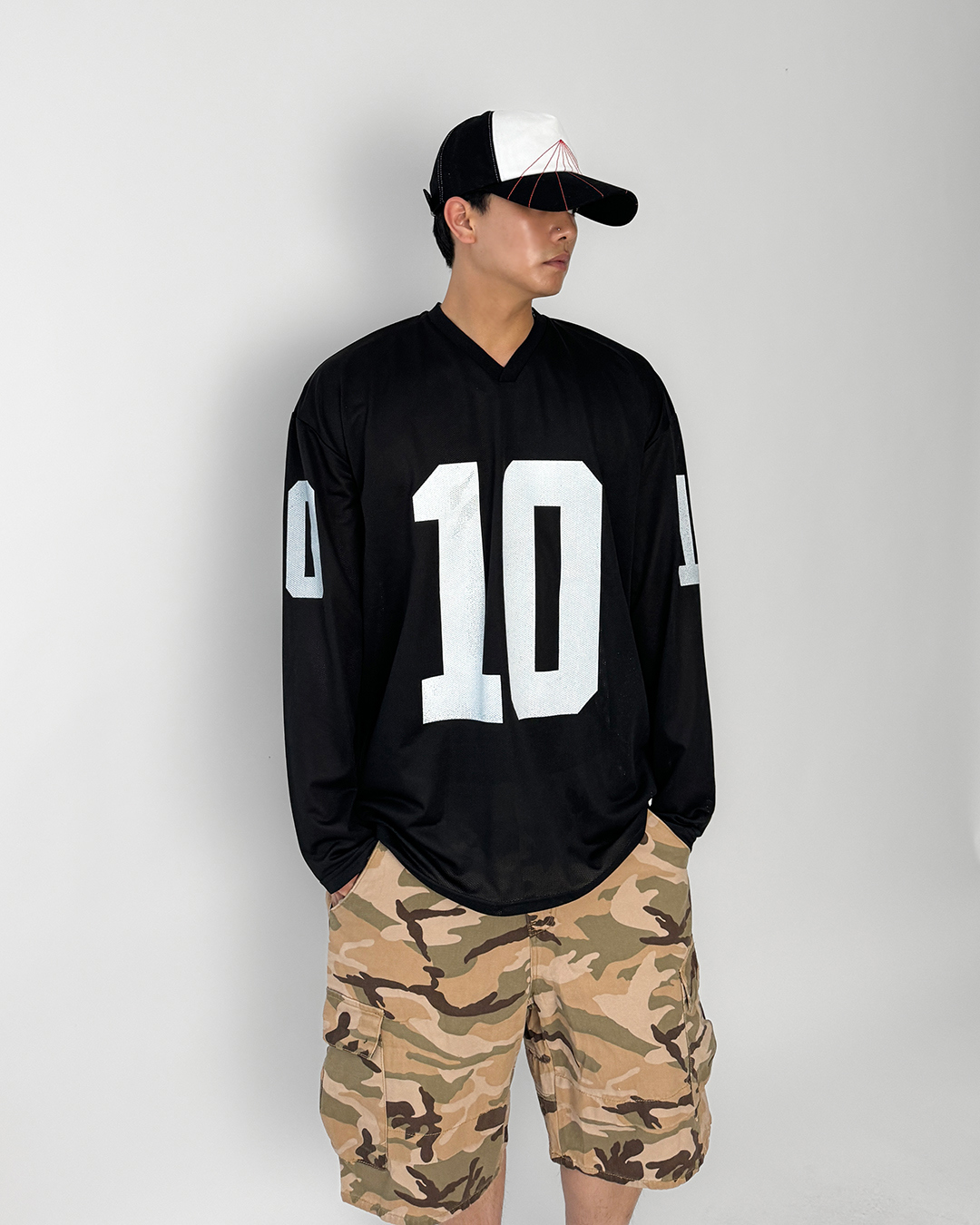 긴팔 티셔츠 모델 착용 이미지-S1L13