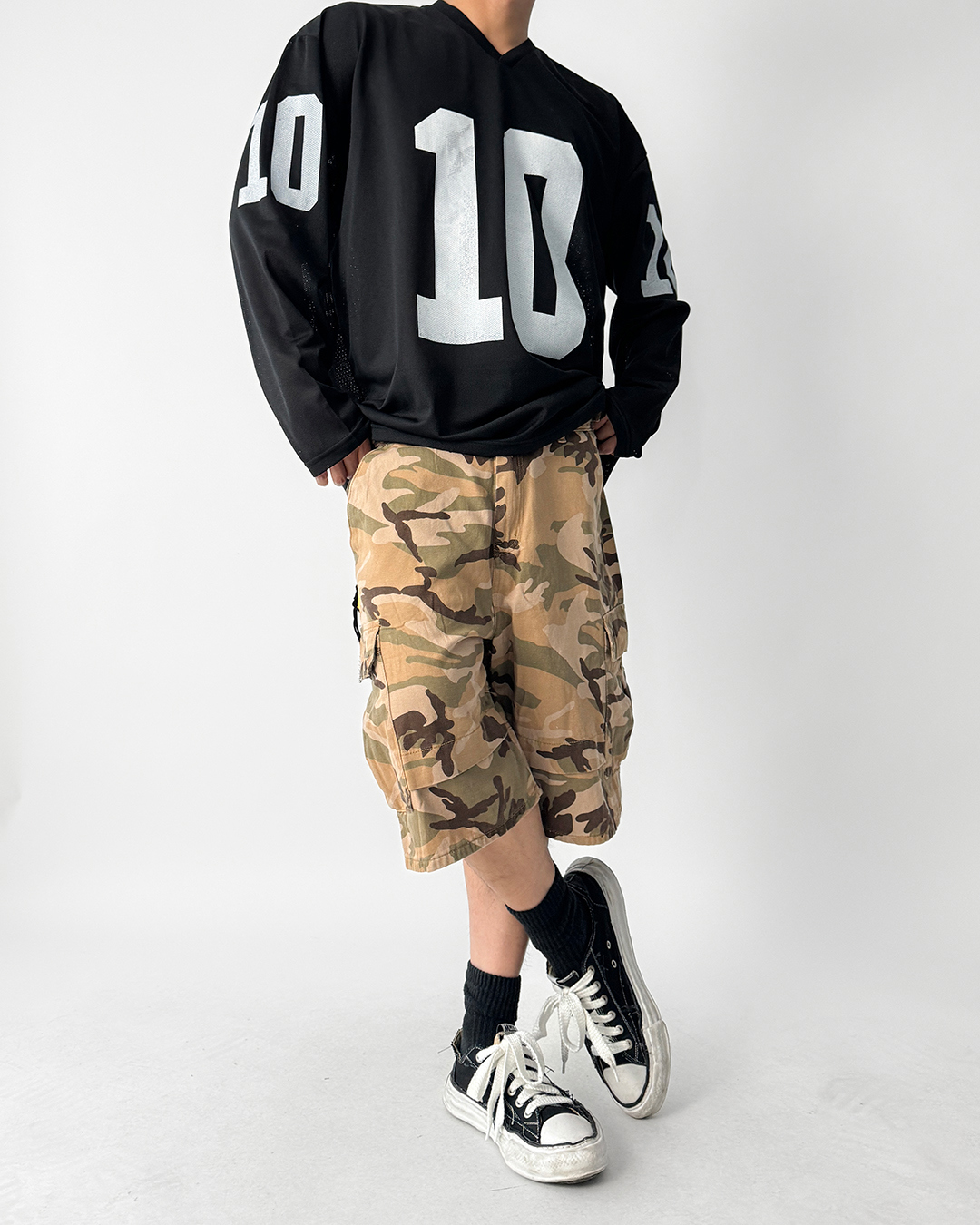 긴팔 티셔츠 모델 착용 이미지-S1L26