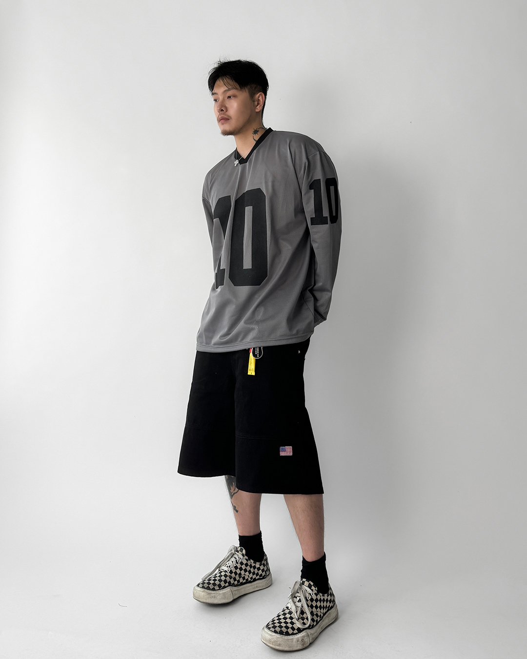 긴팔 티셔츠 모델 착용 이미지-S1L44