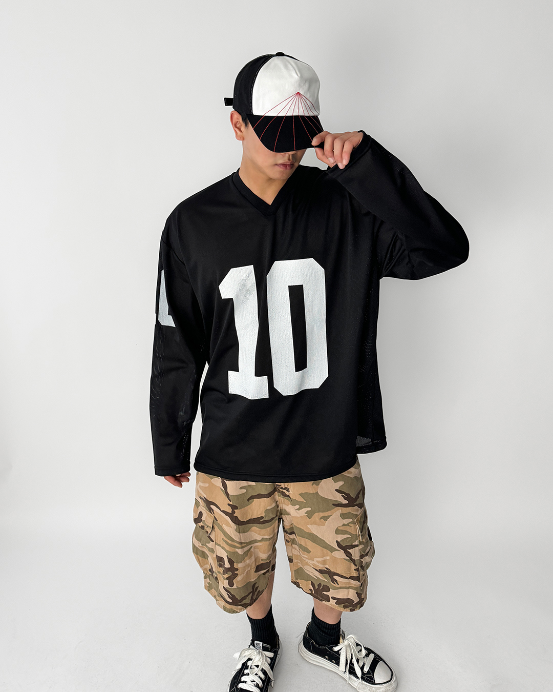 긴팔 티셔츠 모델 착용 이미지-S1L12