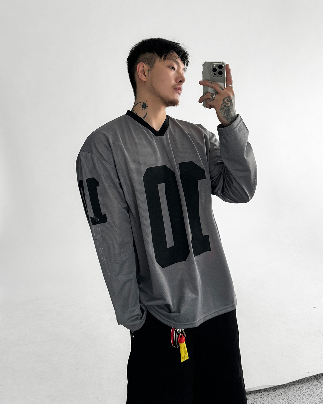 긴팔 티셔츠 모델 착용 이미지-S1L29