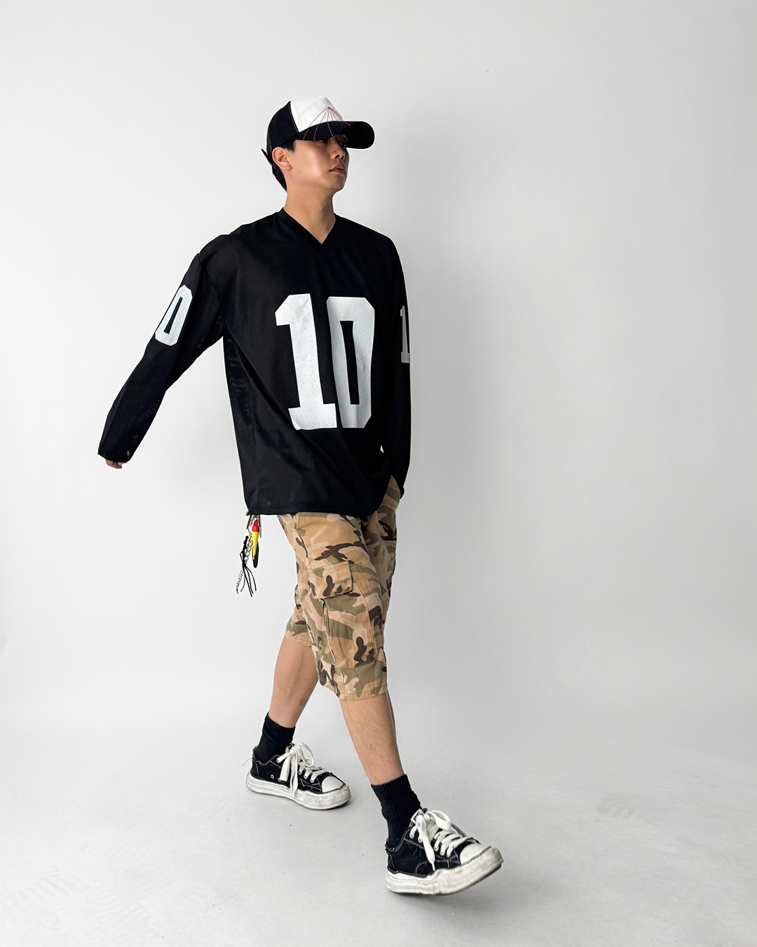 긴팔 티셔츠 모델 착용 이미지-S1L18