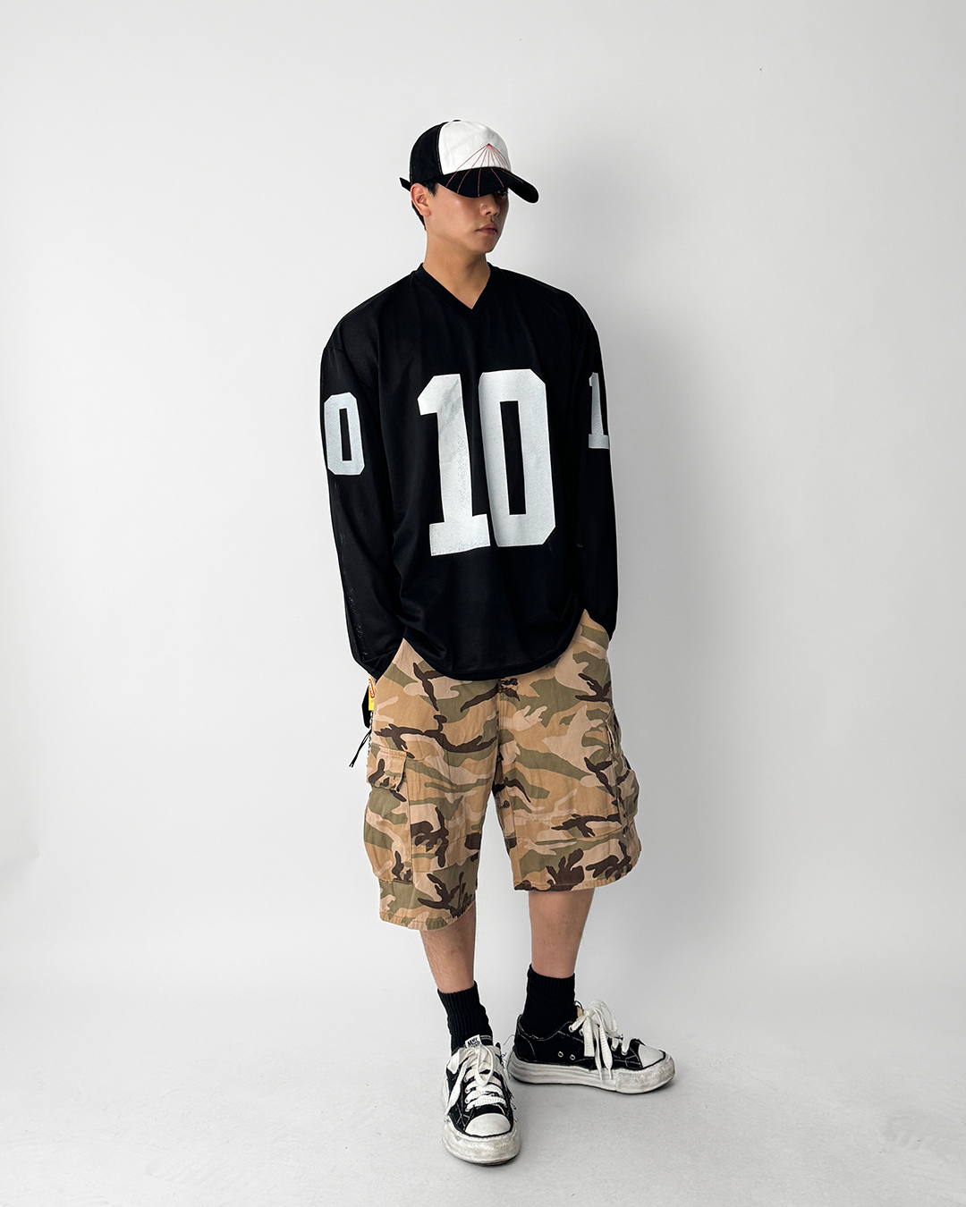 긴팔 티셔츠 모델 착용 이미지-S1L19