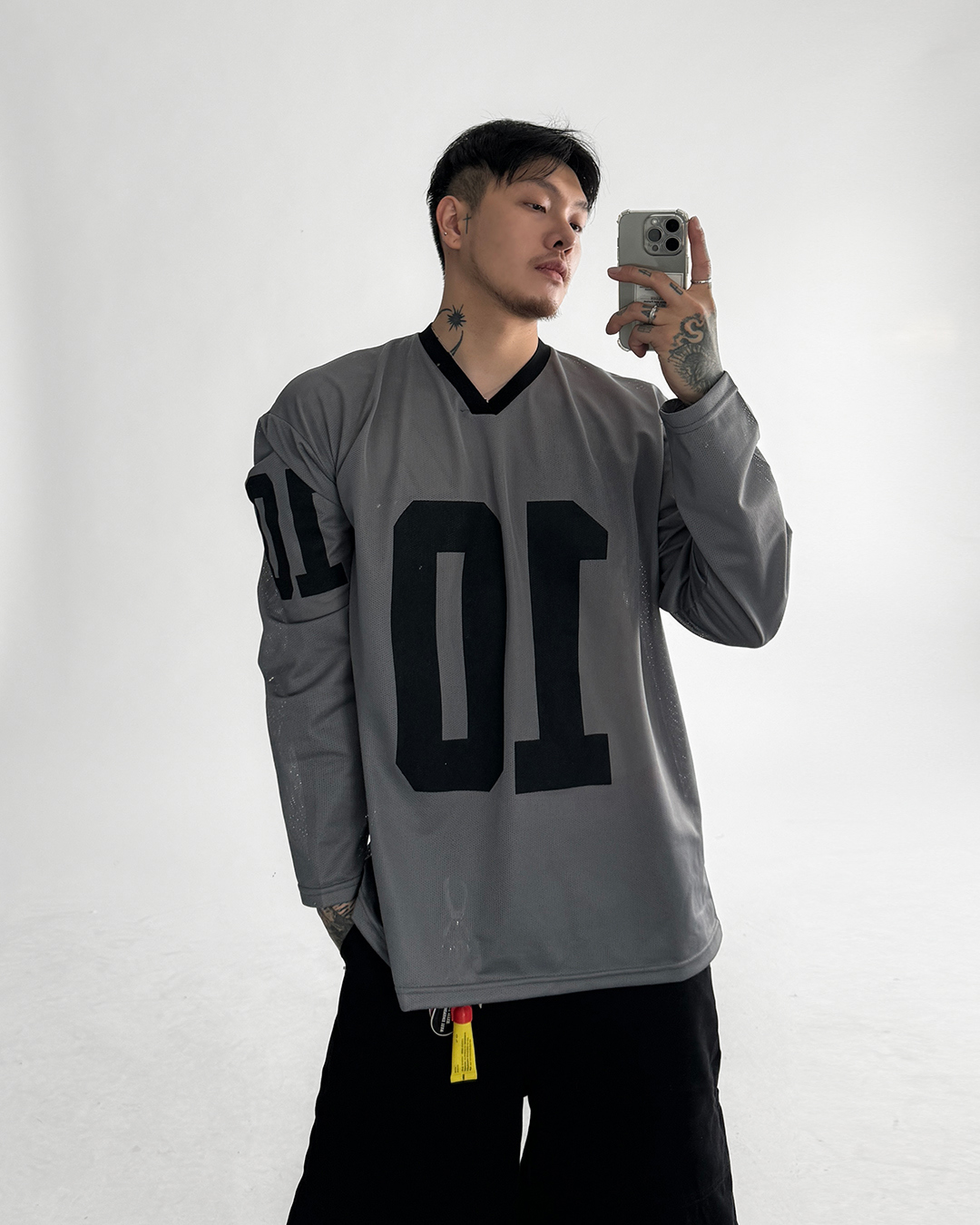 긴팔 티셔츠 모델 착용 이미지-S1L30