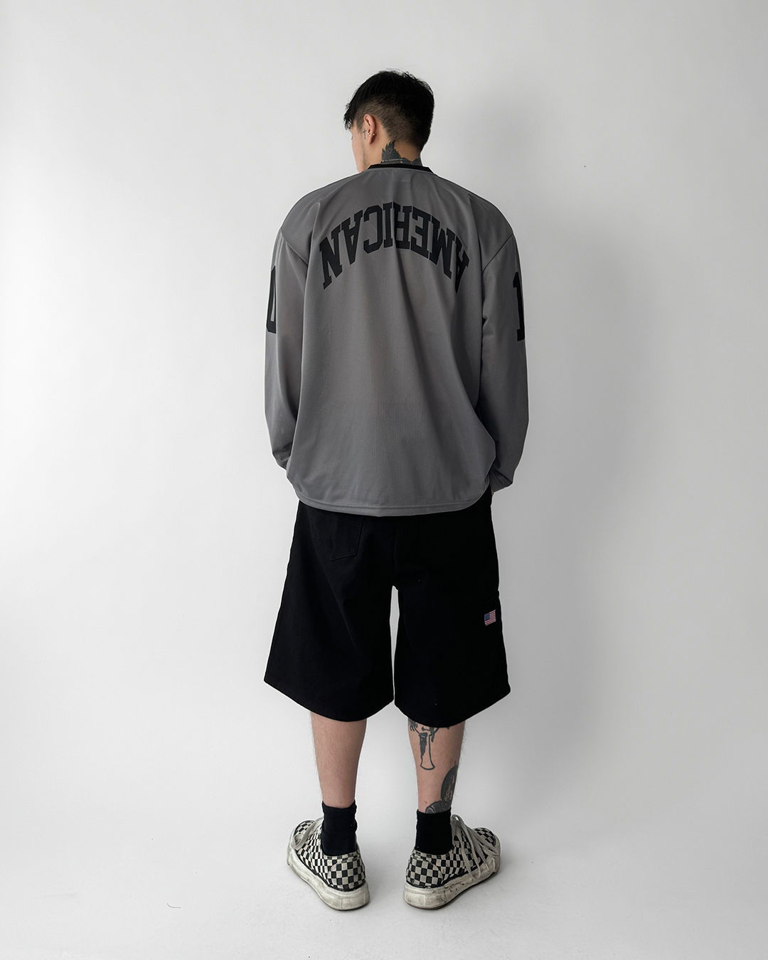 반바지 모델 착용 이미지-S1L15