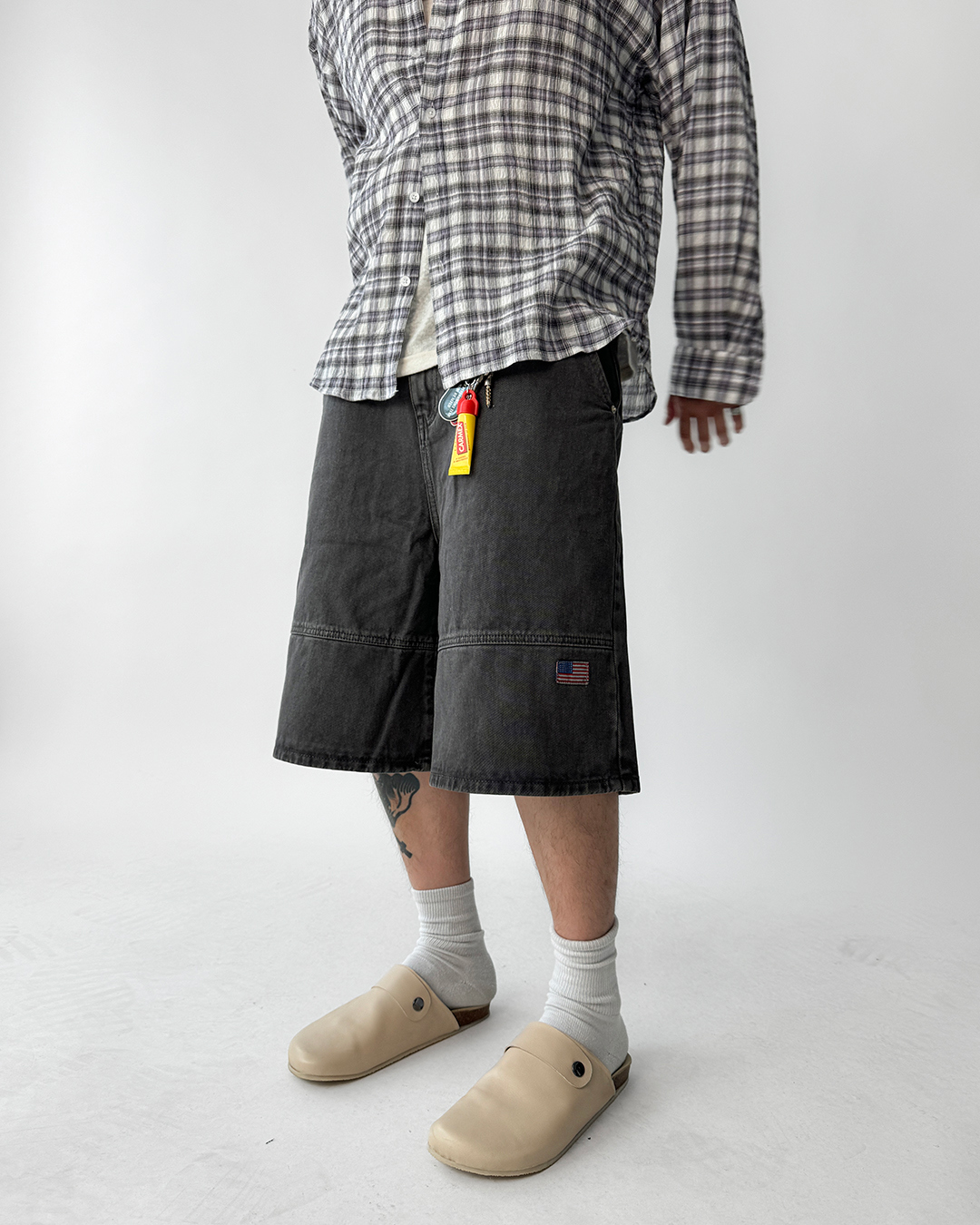 반바지 모델 착용 이미지-S1L46