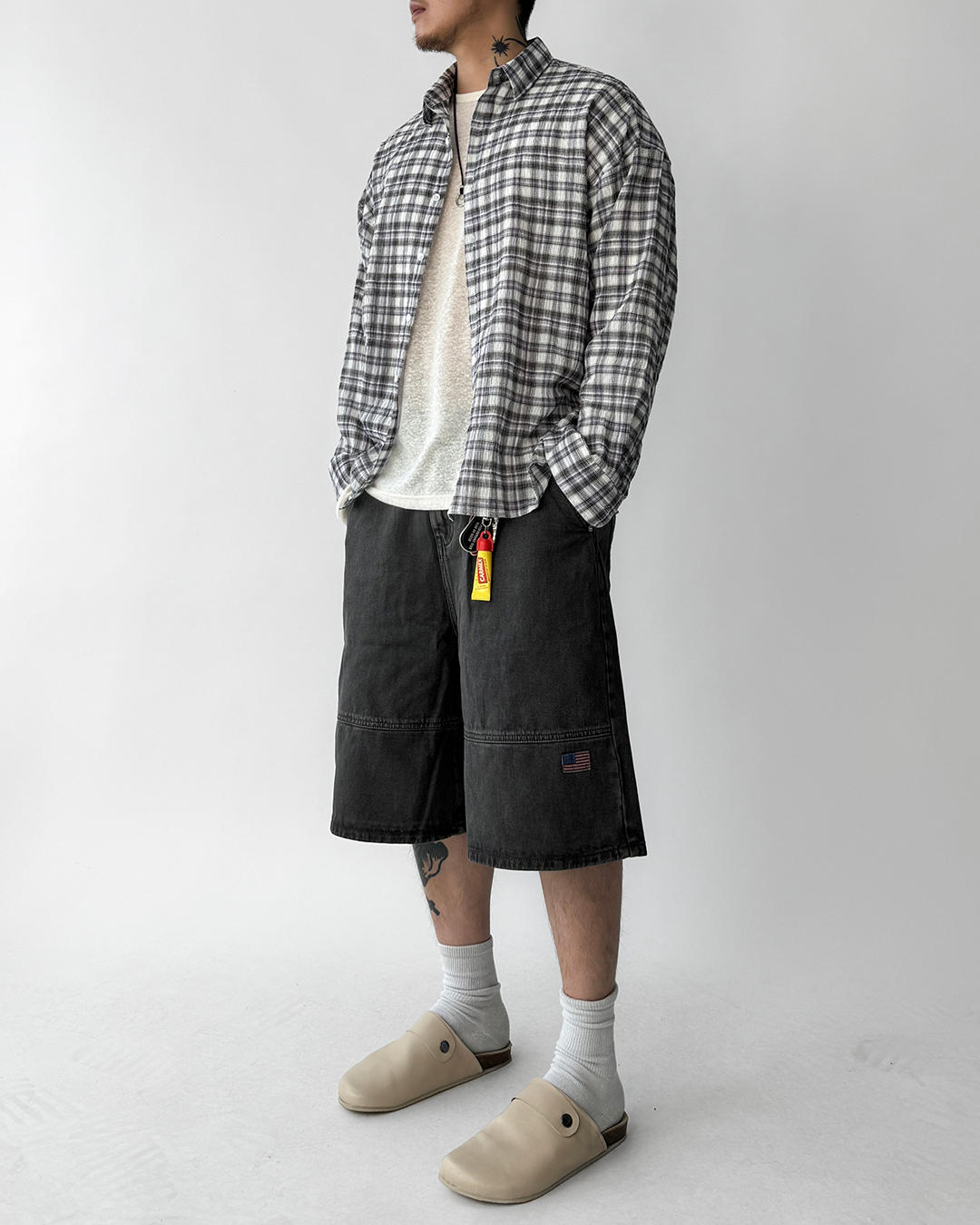 반바지 모델 착용 이미지-S1L54