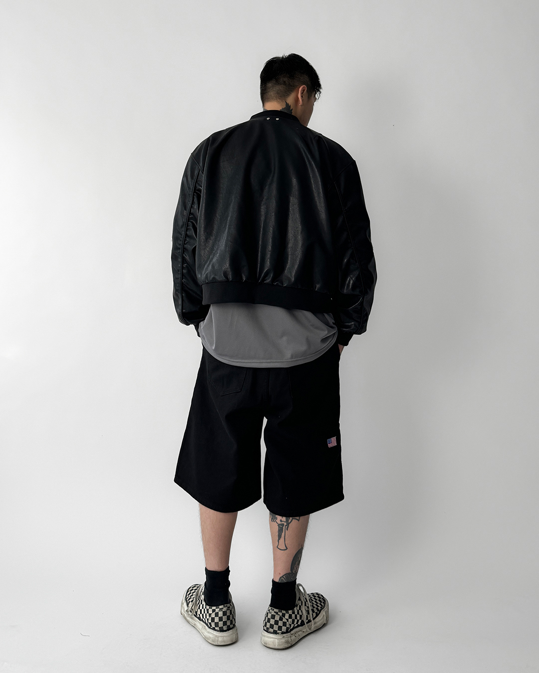 반바지 모델 착용 이미지-S1L22