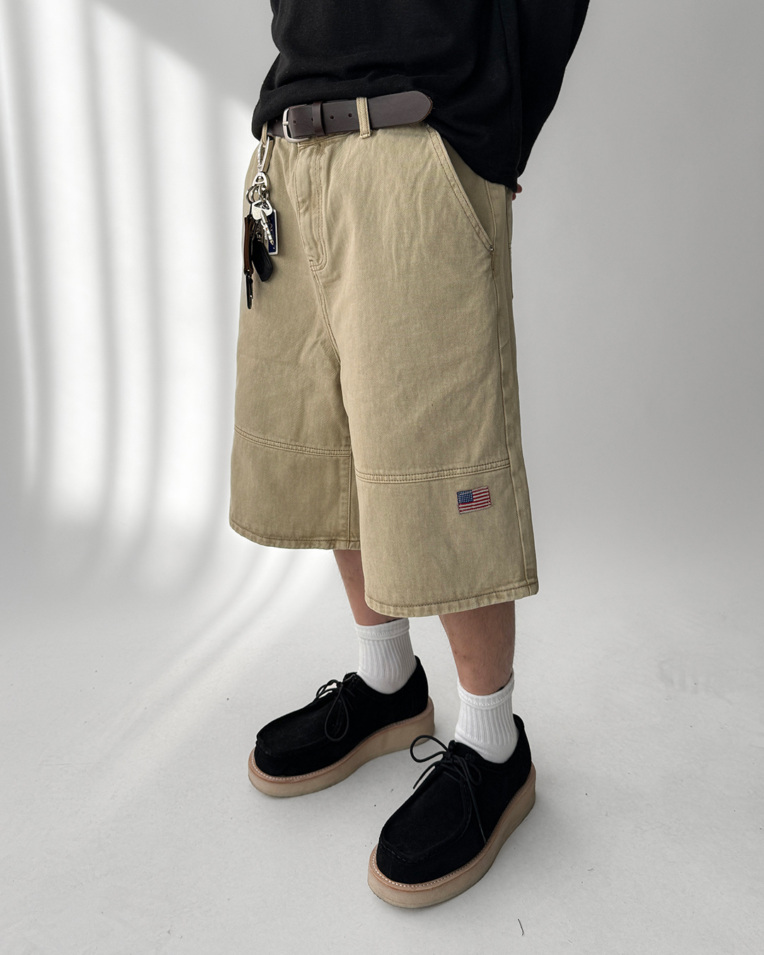 반바지 모델 착용 이미지-S1L35