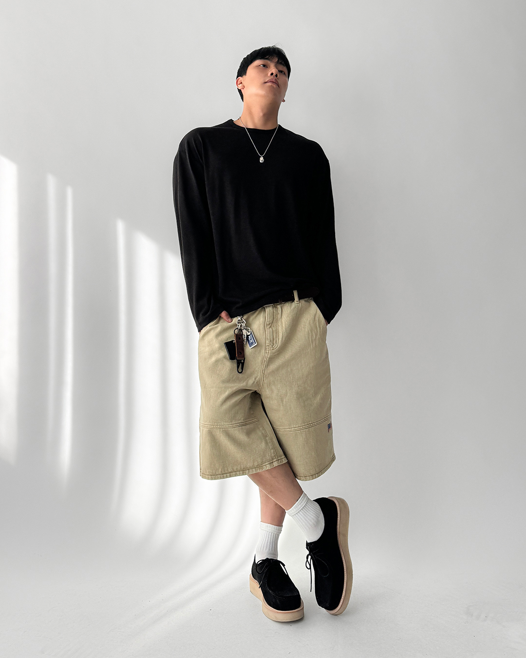 반바지 모델 착용 이미지-S1L36