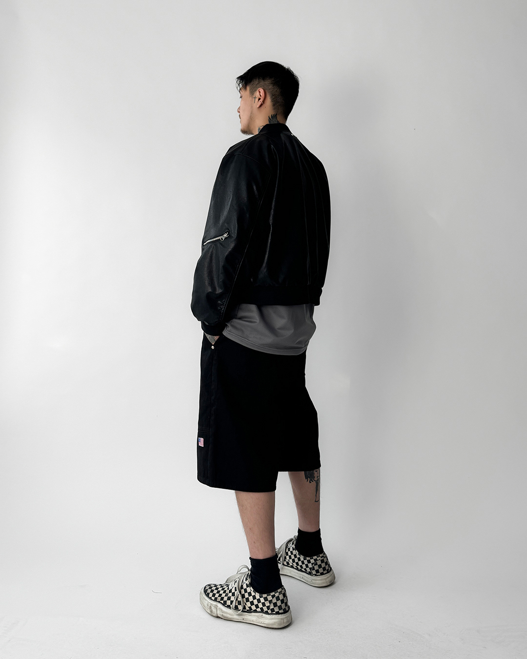 반바지 모델 착용 이미지-S1L23