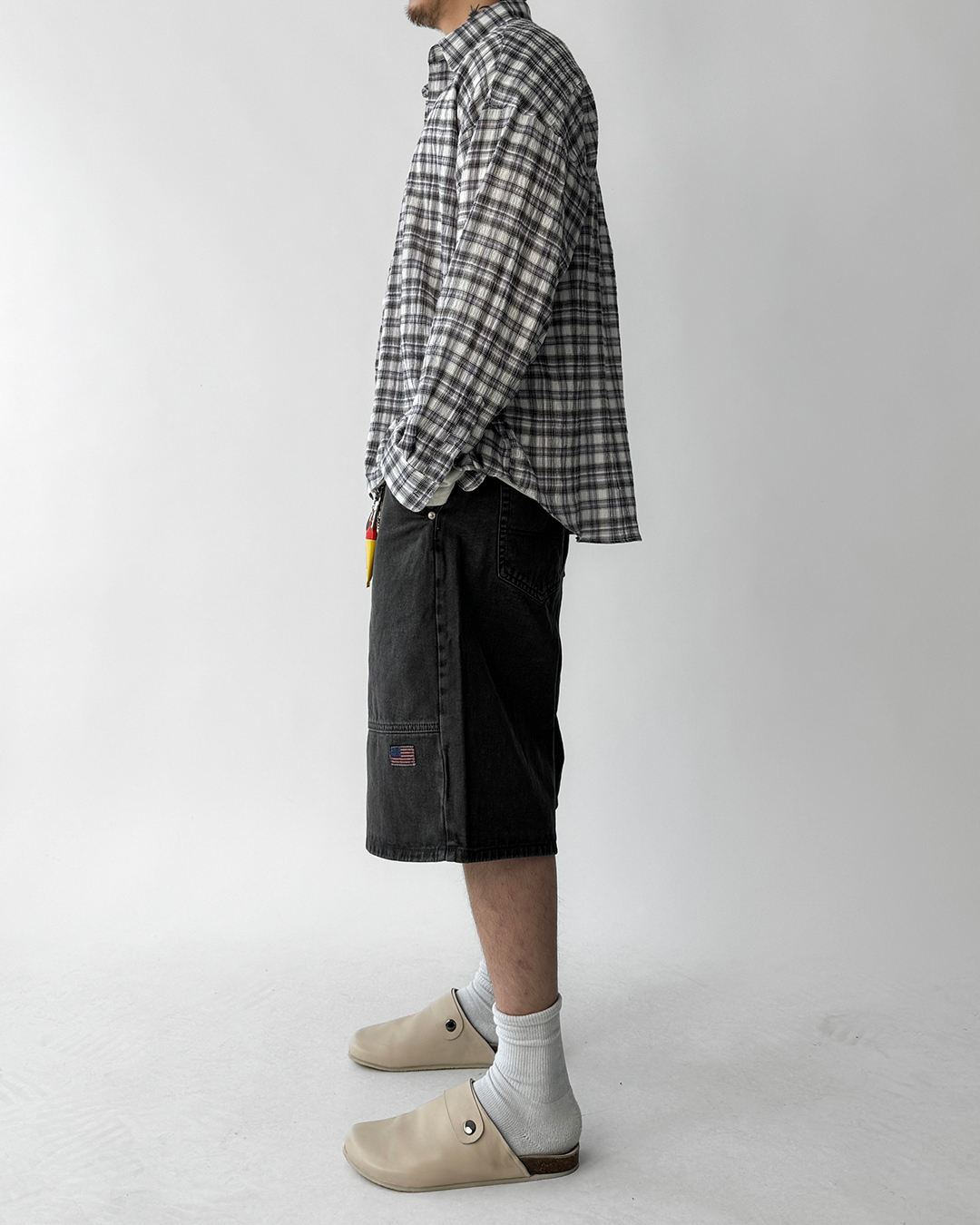 반바지 모델 착용 이미지-S1L53