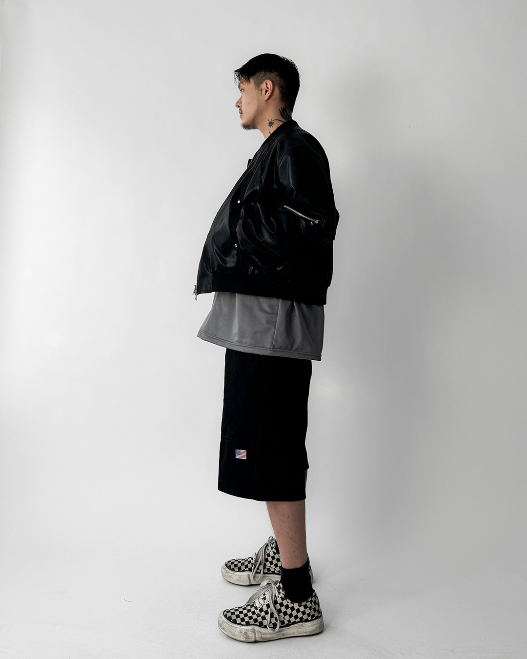 반바지 모델 착용 이미지-S1L24