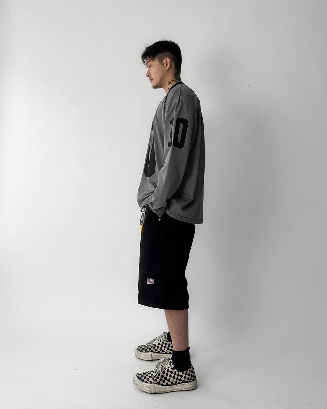 반바지 모델 착용 이미지-S1L17