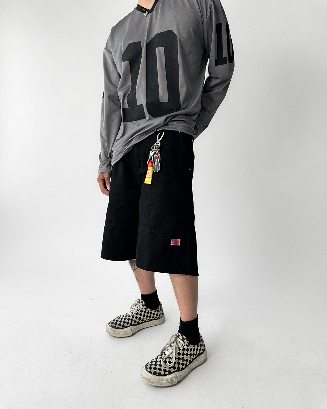 반바지 모델 착용 이미지-S1L12