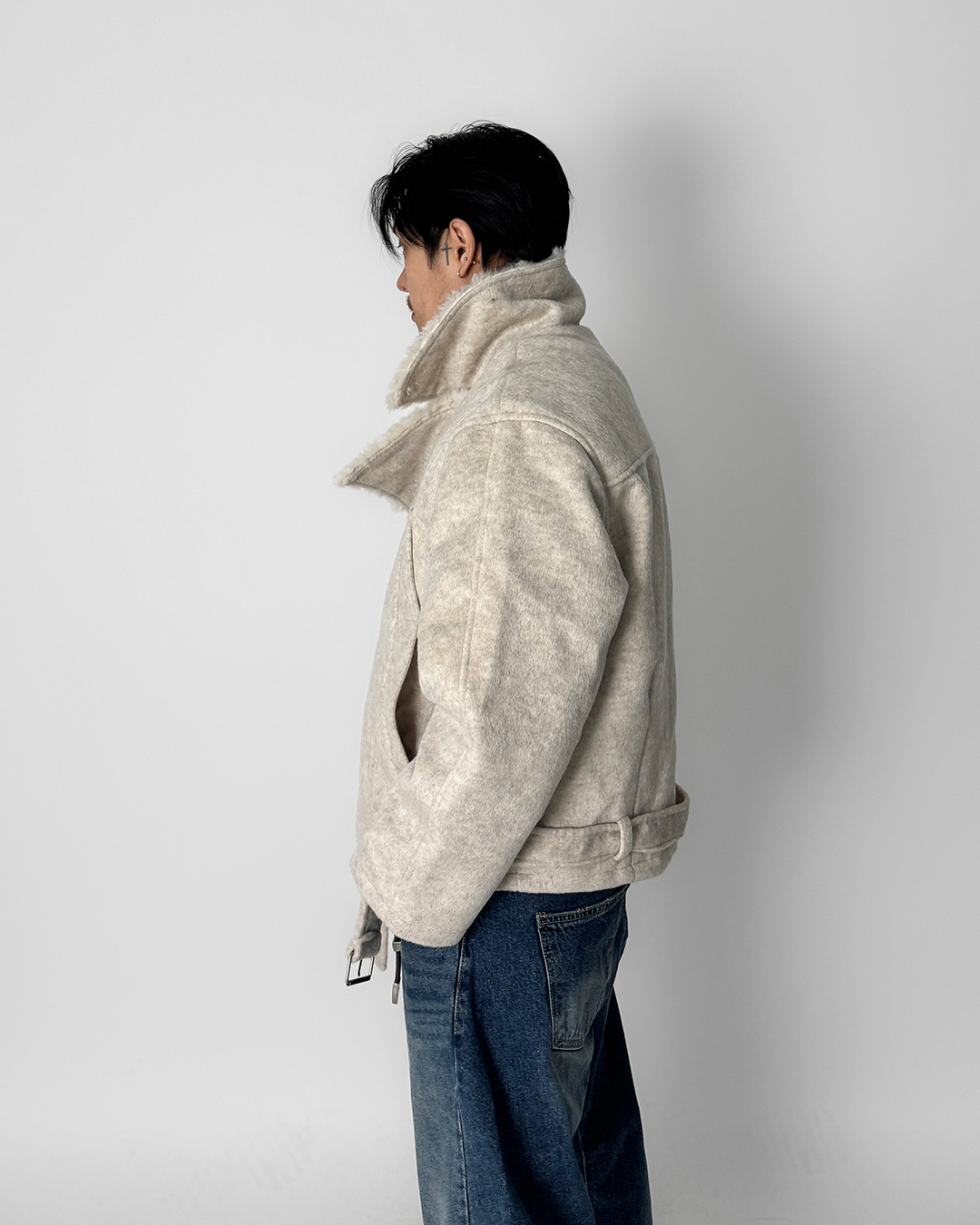 재킷 모델 착용 이미지-S1L11