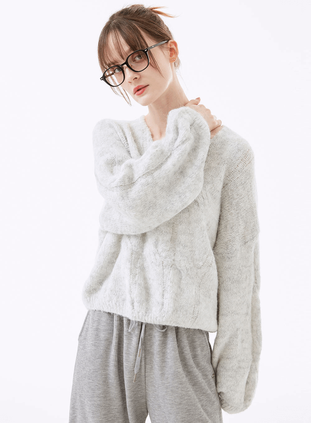 누아즈 울 케이블 브이넥 니트 (울 50%)