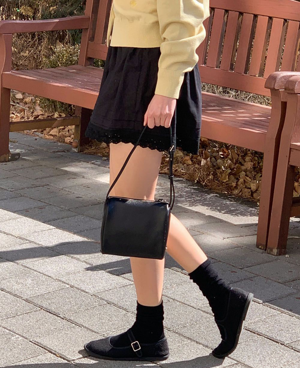 투아모 Genie Square Mini Shoulder 지니 스퀘어 미니 숄더백 / 블랙 [소가죽]