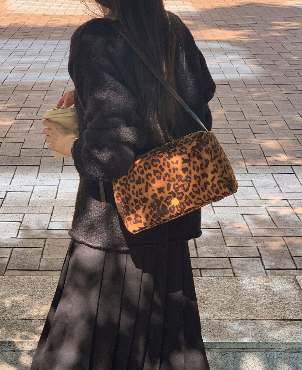 투아모 Bella Suede Box bag 벨라 스웨이드 박스백 / 레오파드