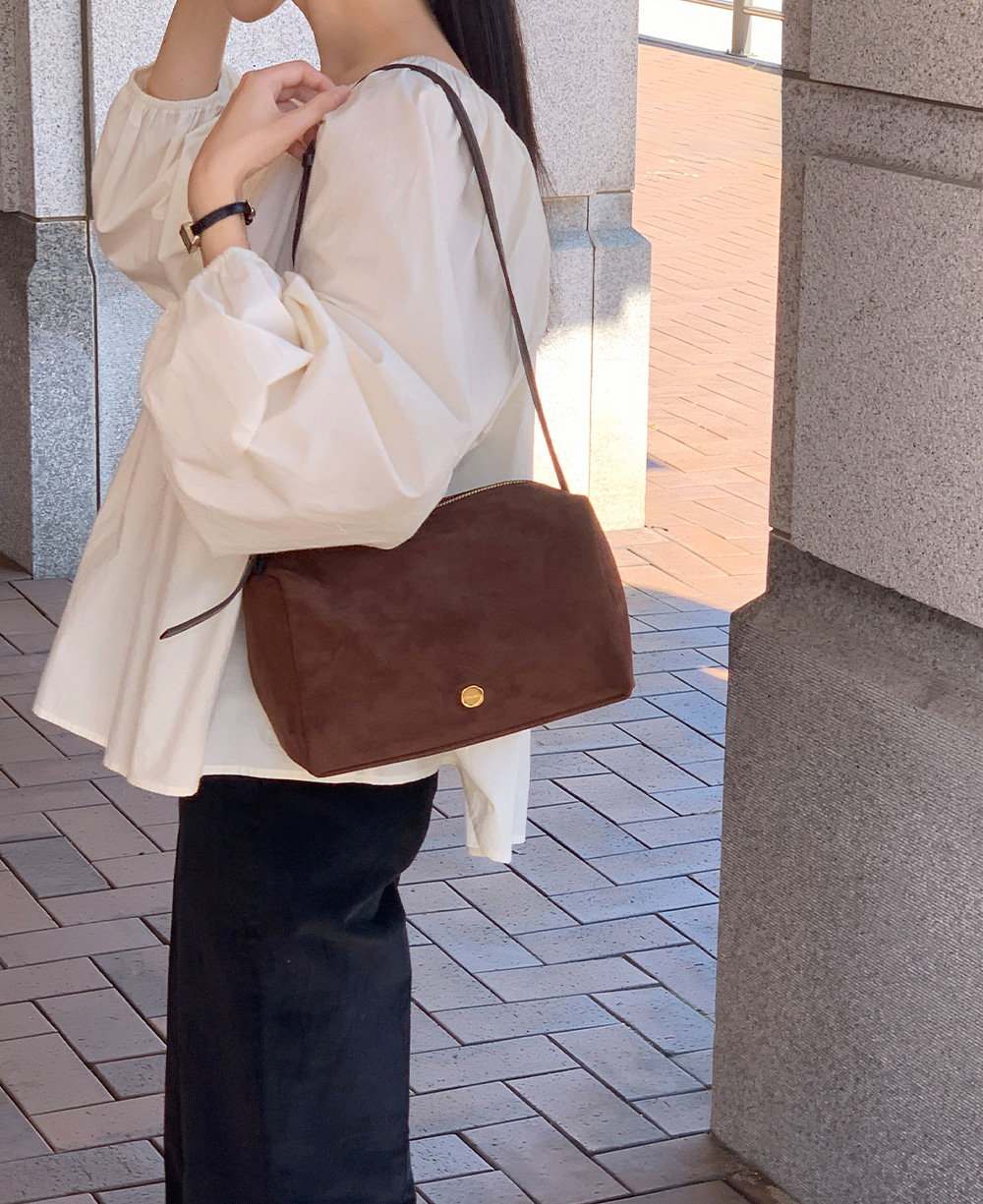 투아모 Bella Suede Box bag 벨라 스웨이드 박스백 / 브라운