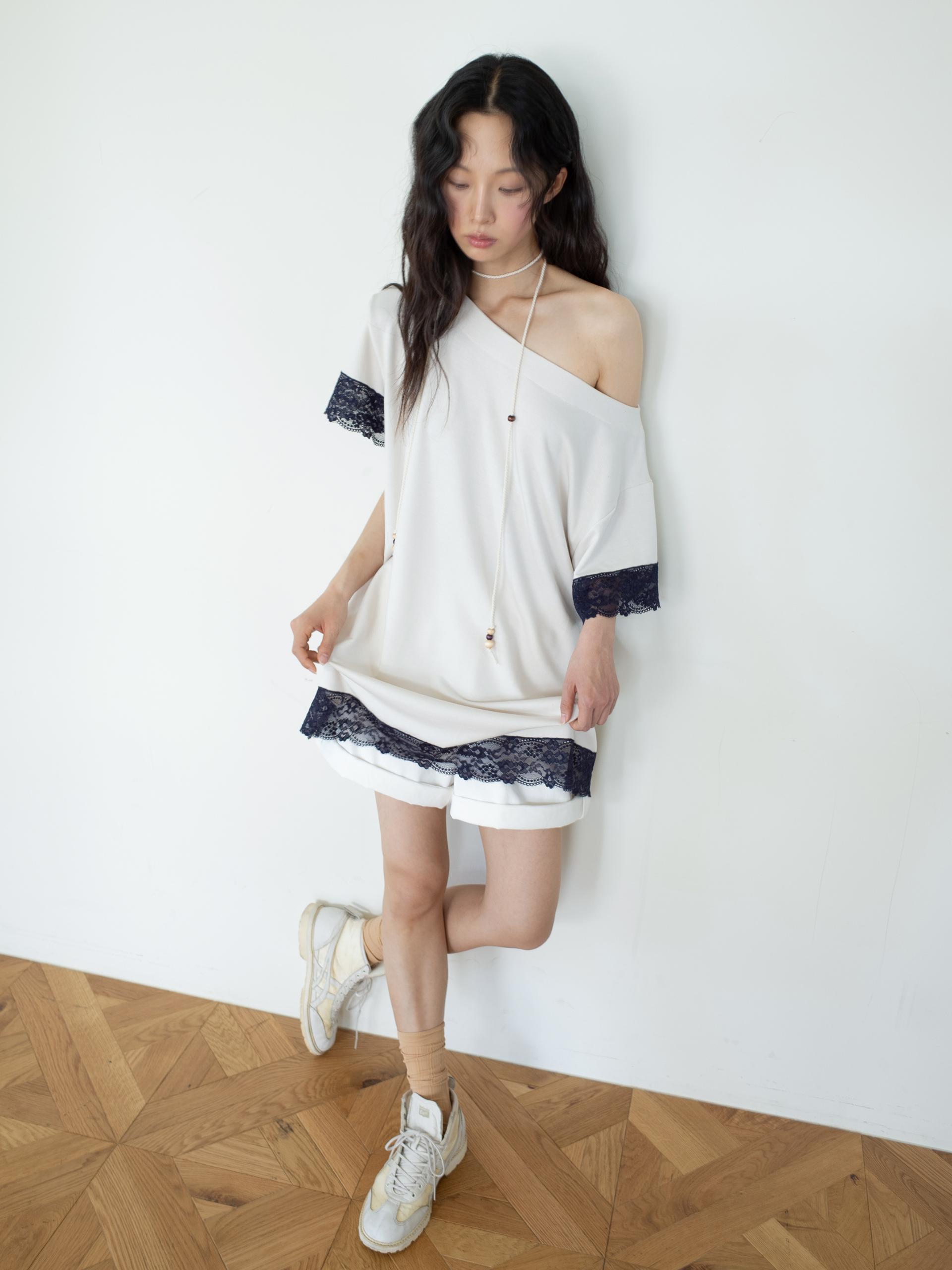 LACE LOOSE T (BEIGE)