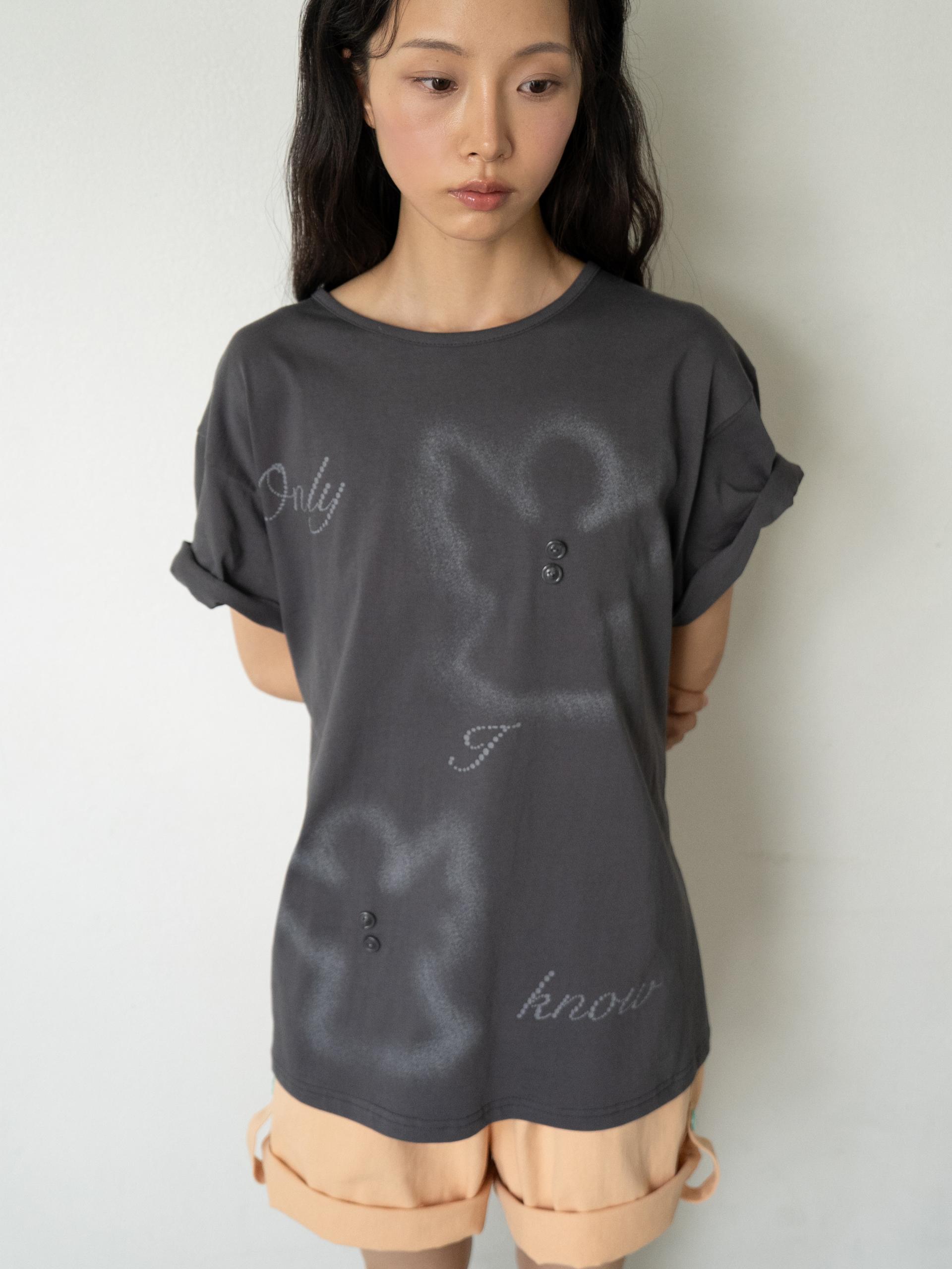 ANGEL BUTTON T (CHARCOAL)
