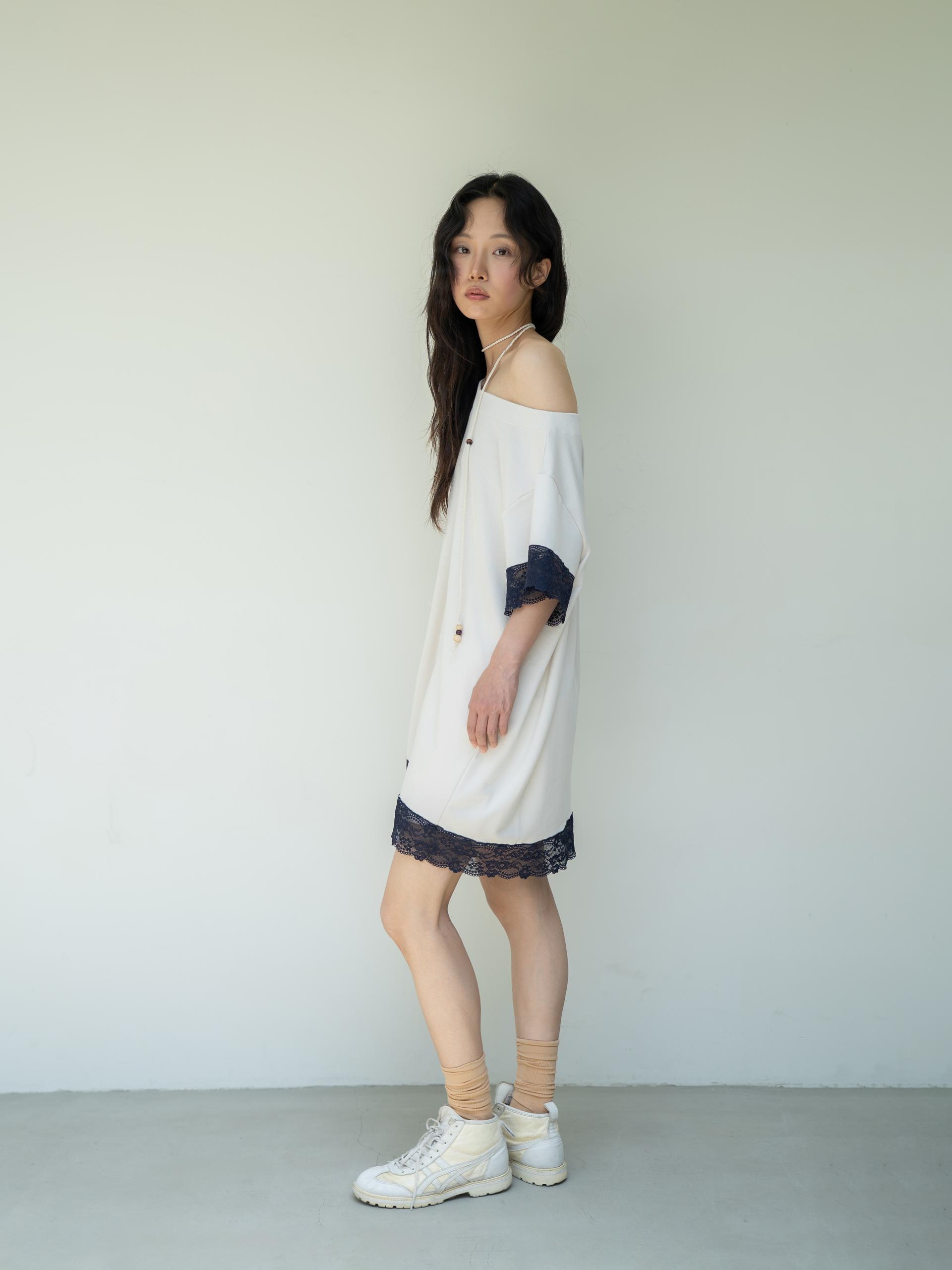 LACE LOOSE T (BEIGE)
