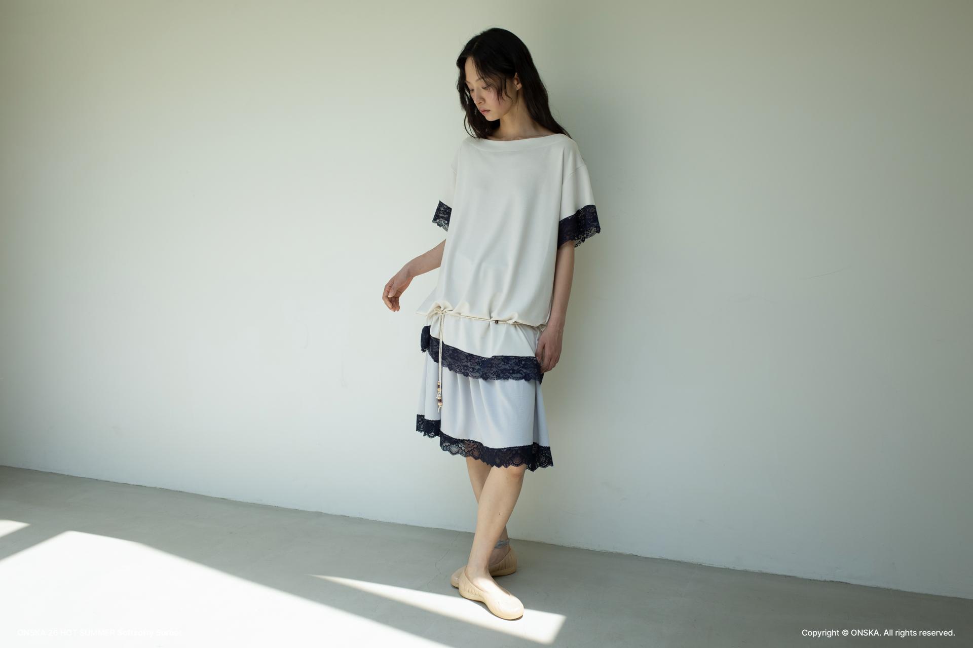 LACE LOOSE T (BEIGE)