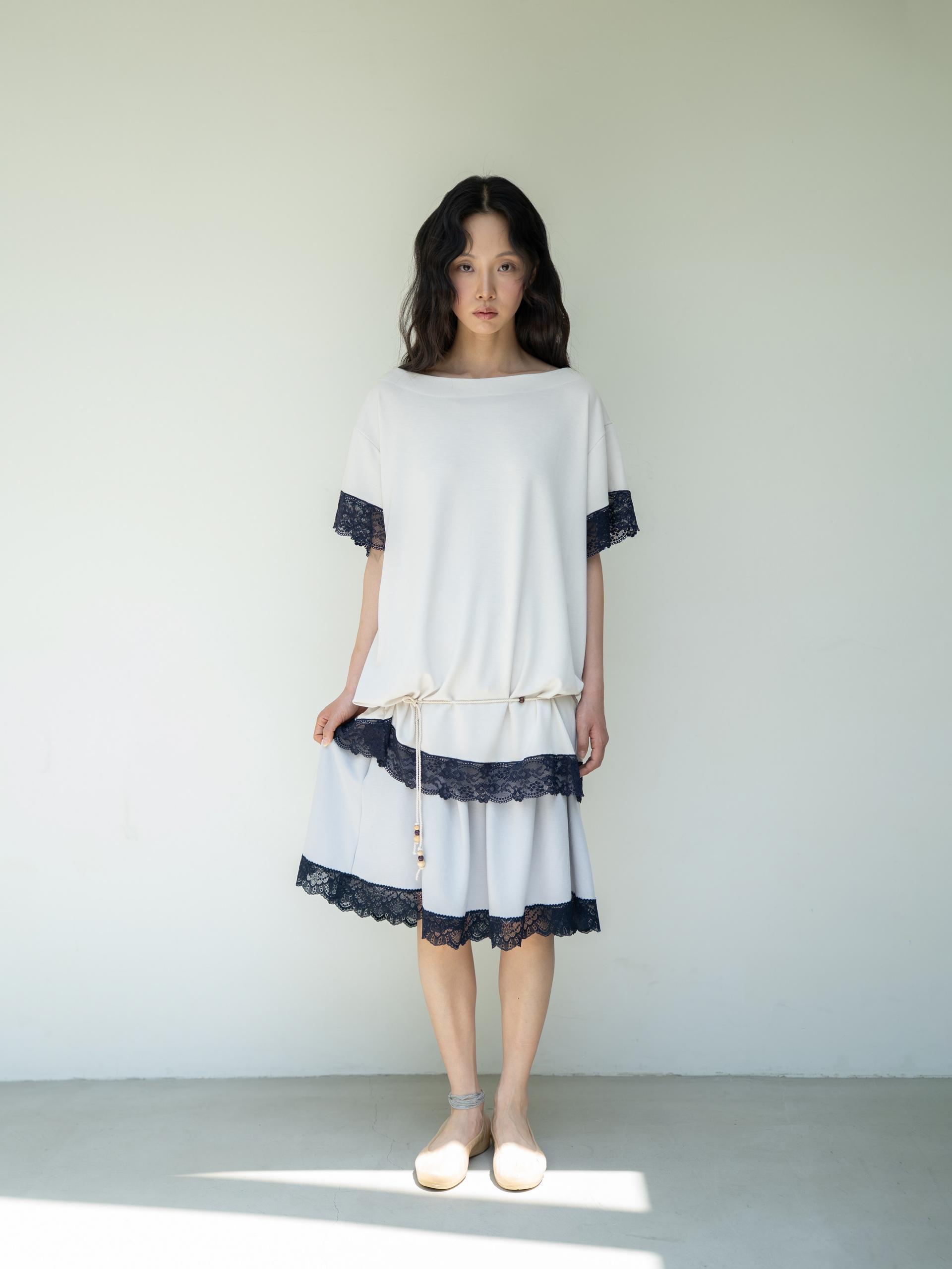 LACE LOOSE T (BEIGE)