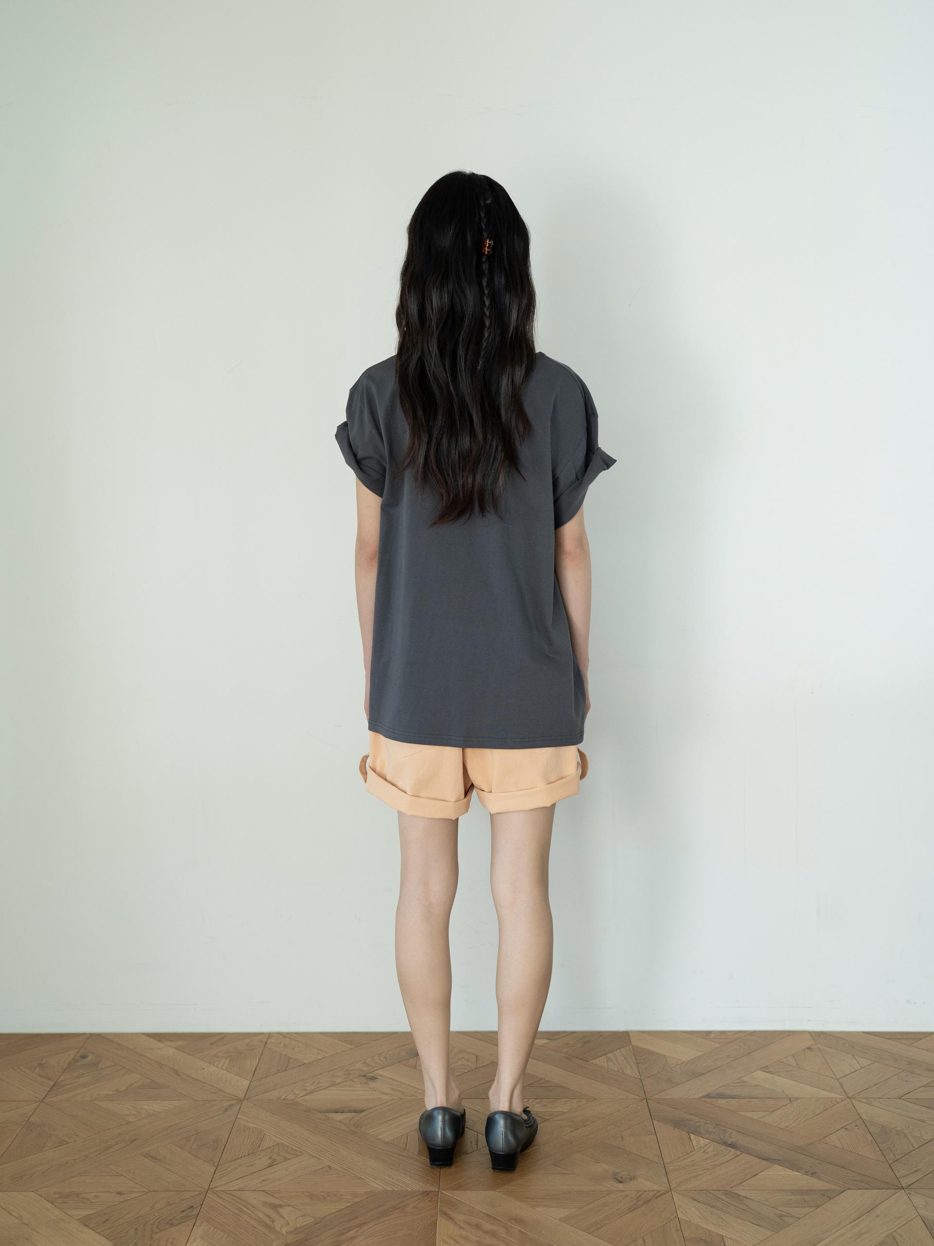 ANGEL BUTTON T (CHARCOAL)