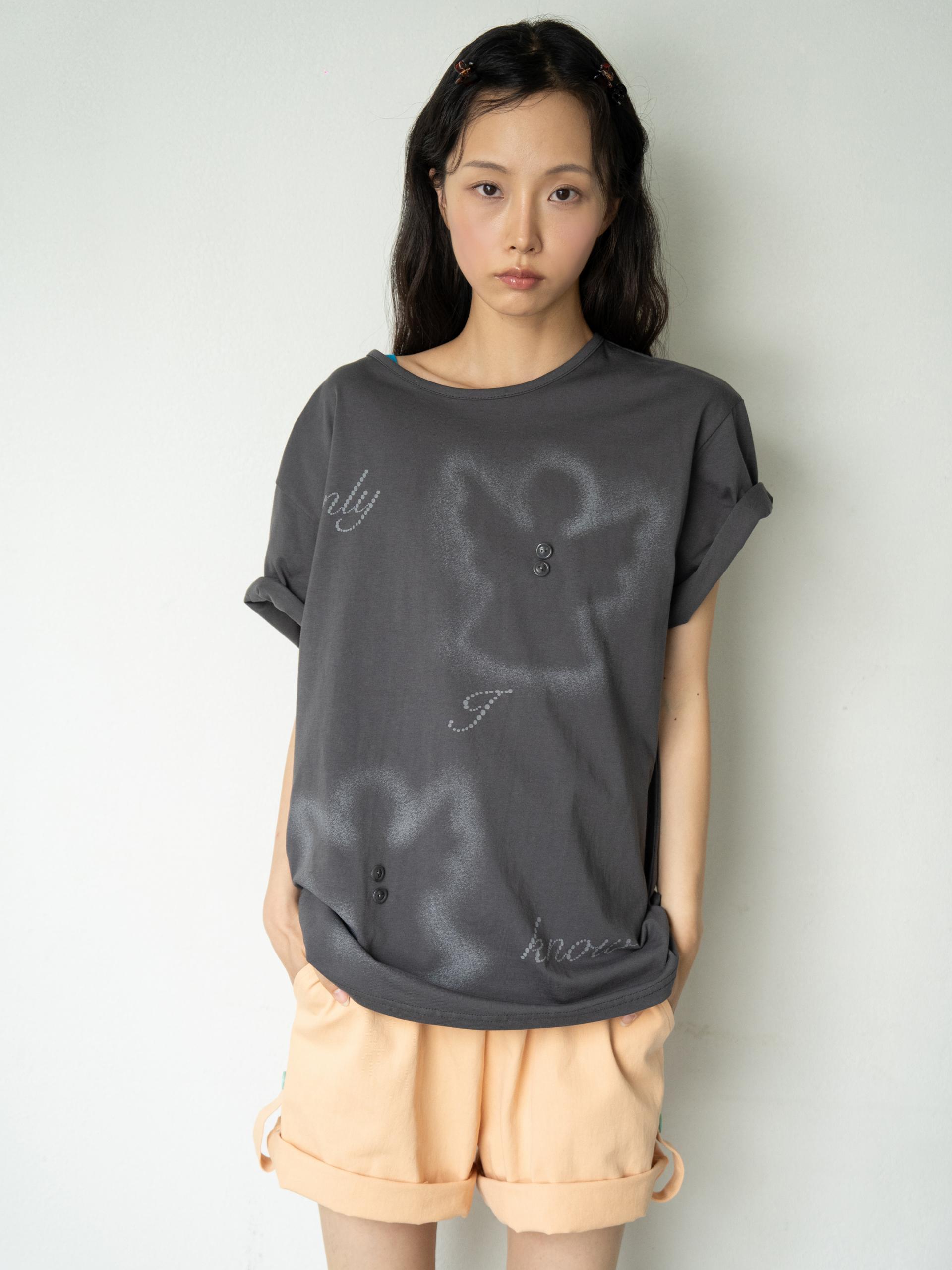 ANGEL BUTTON T (CHARCOAL)