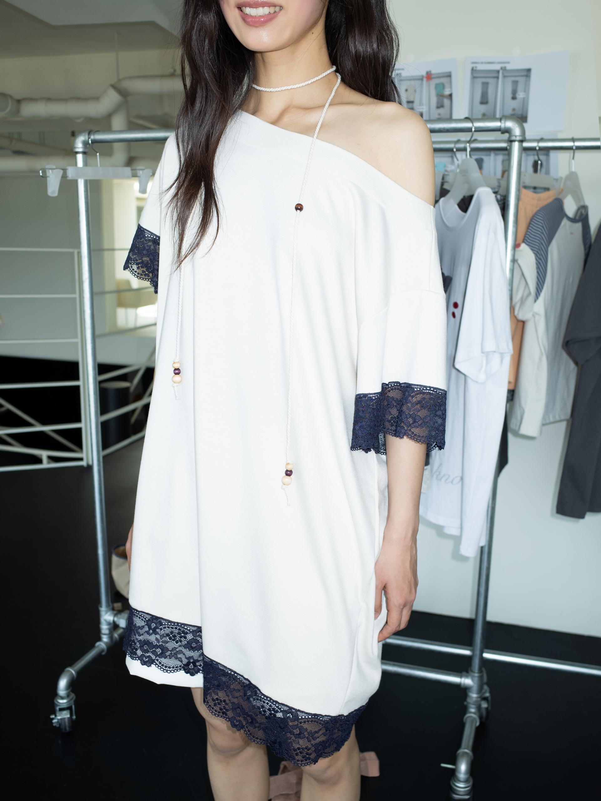 LACE LOOSE T (BEIGE)