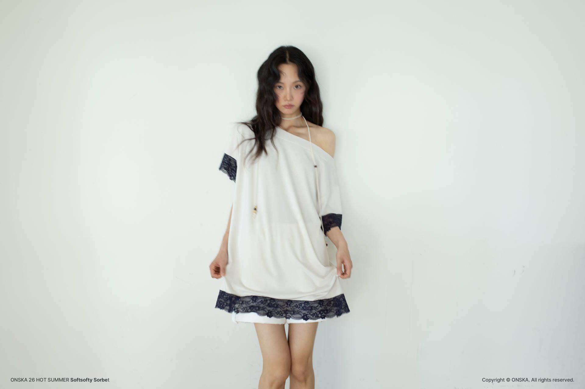 LACE LOOSE T (BEIGE)