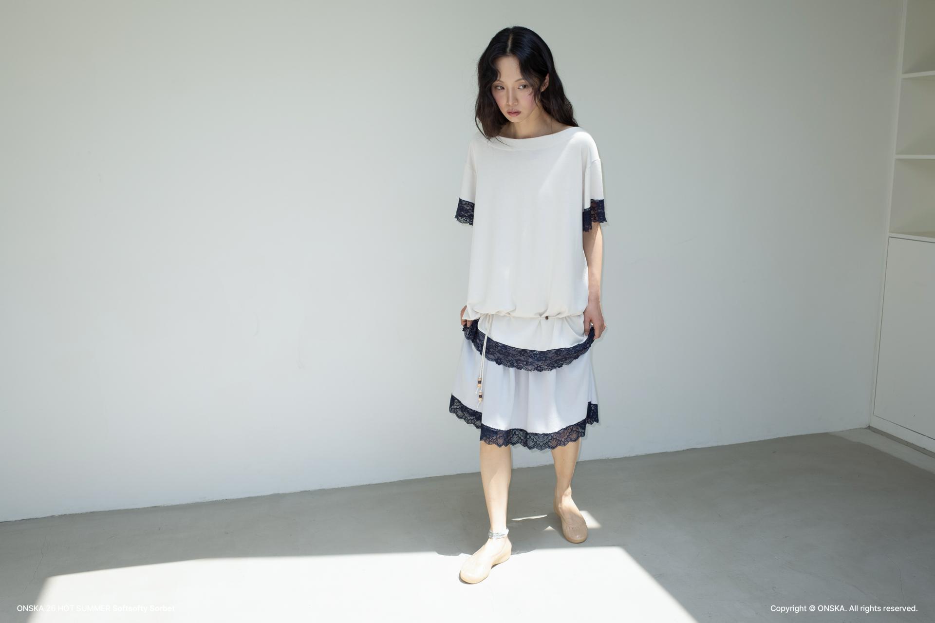 LACE LOOSE T (BEIGE)