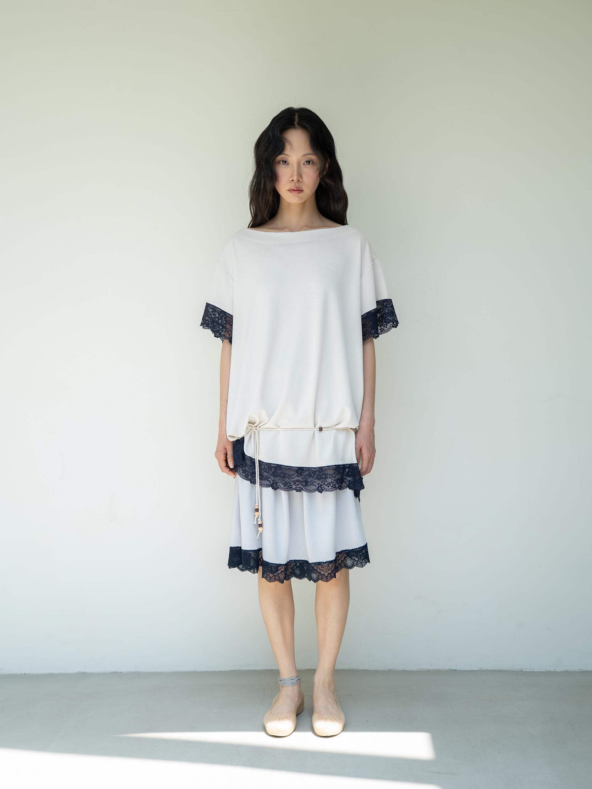 LACE LOOSE T (BEIGE)