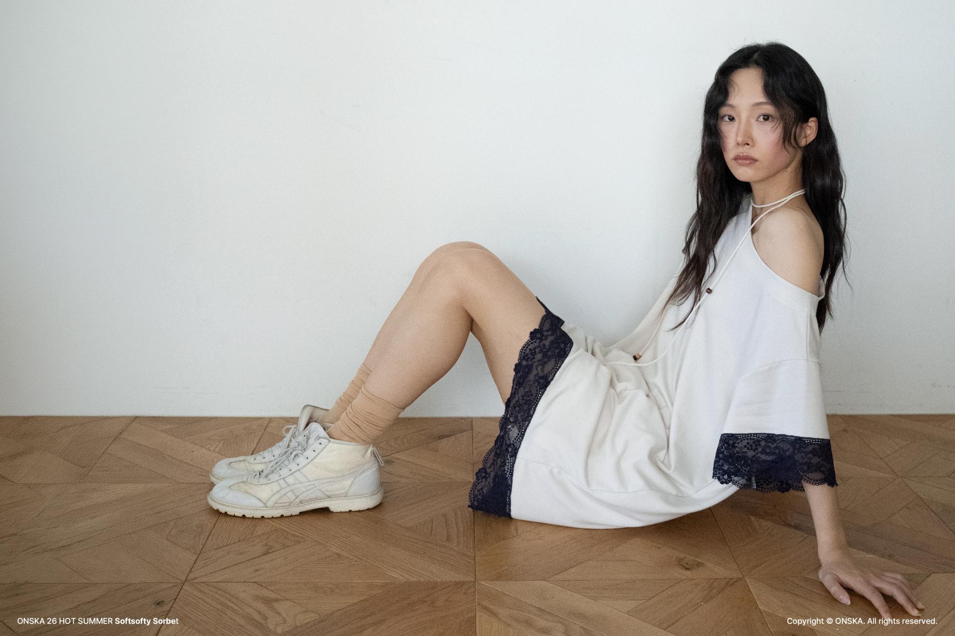 LACE LOOSE T (BEIGE)