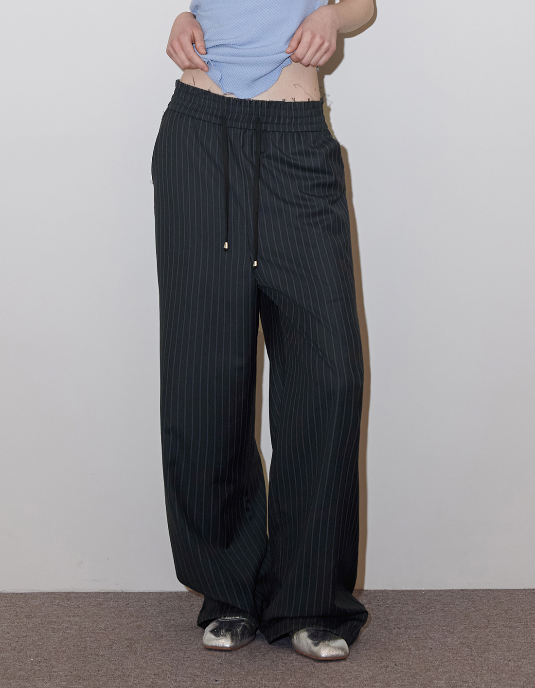 【韓国Polysooem ポリスエム】FRONT STRIPE EFFORTLESS PANTS Designer fashion, Seoul-fully created | W Concept