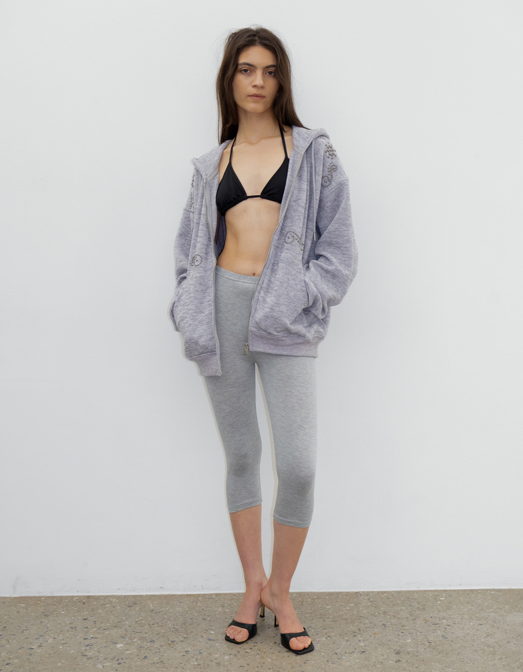 ORNAMENT STUDDED HOODIE_ONZI_EDITION, GRAY - polysooem