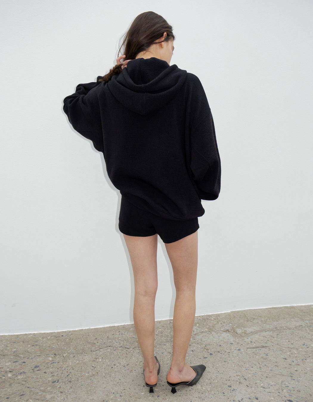 ORNAMENT STUDDED HOODIE_ONZI_EDITION, BLACK - polysooem