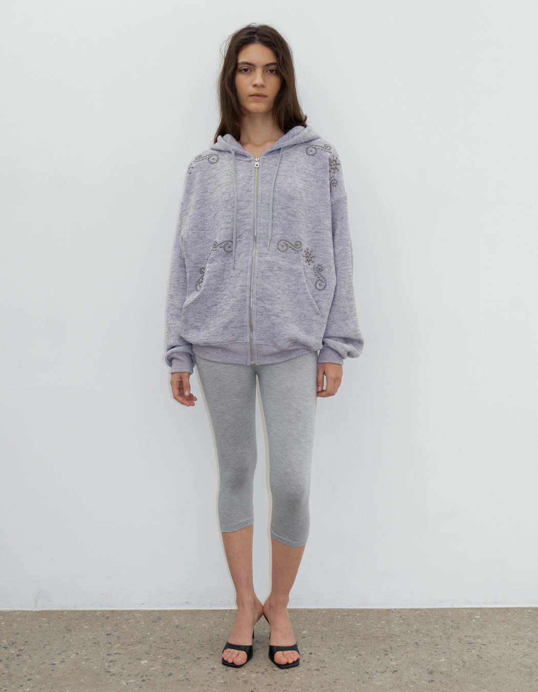 ORNAMENT STUDDED HOODIE_ONZI_EDITION, GRAY - polysooem