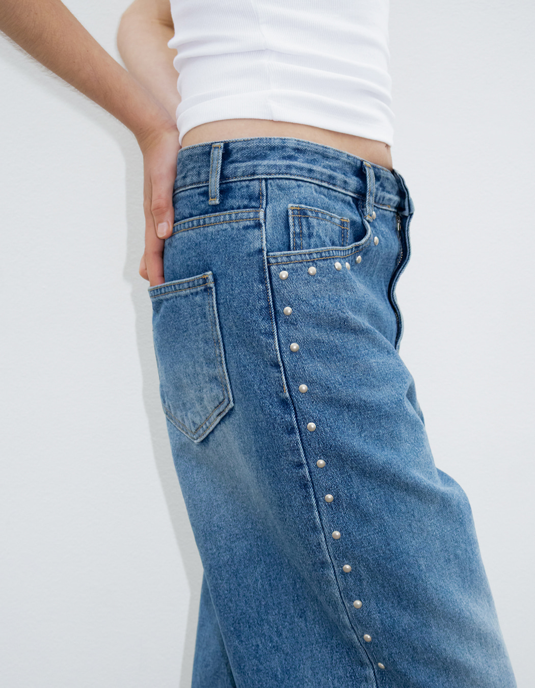 SS STUDDED WASHED JEANS, BLUE - polysooem