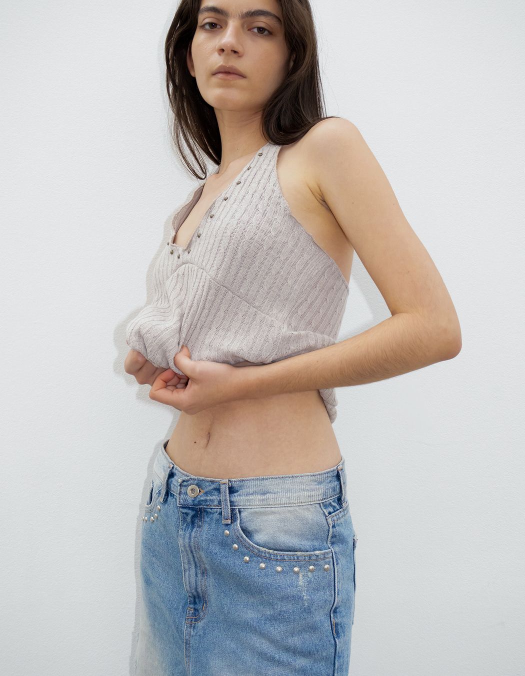 STUDDED DISTRESSED JEANS, LIGHT BLUE - polysooem