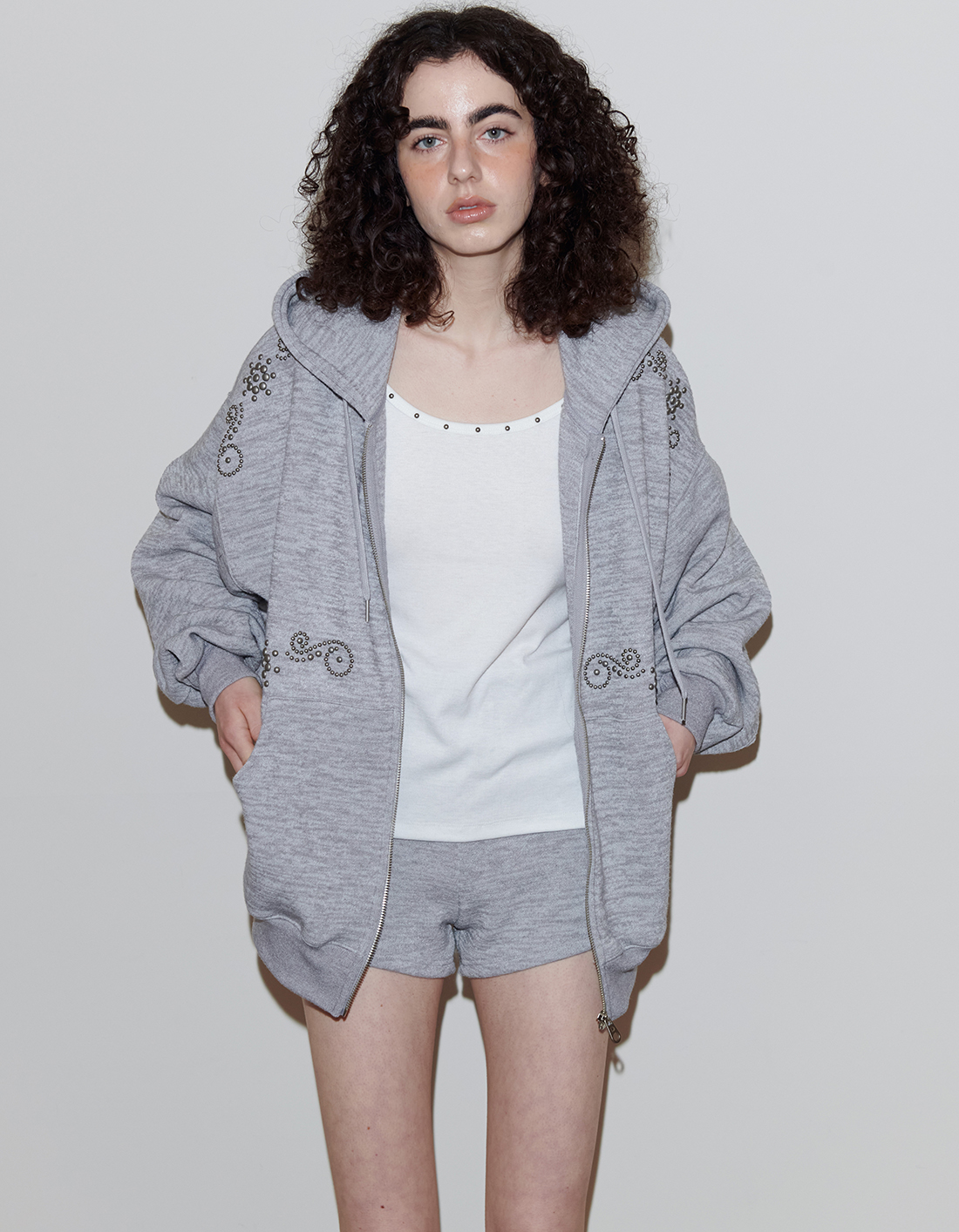 大人気 【POLYSOOEM】 STUDDED DOLPHIN SHORTS ●送料・関税込● STUDDED DOLPHIN SHORTS, GRAY - polysooem
