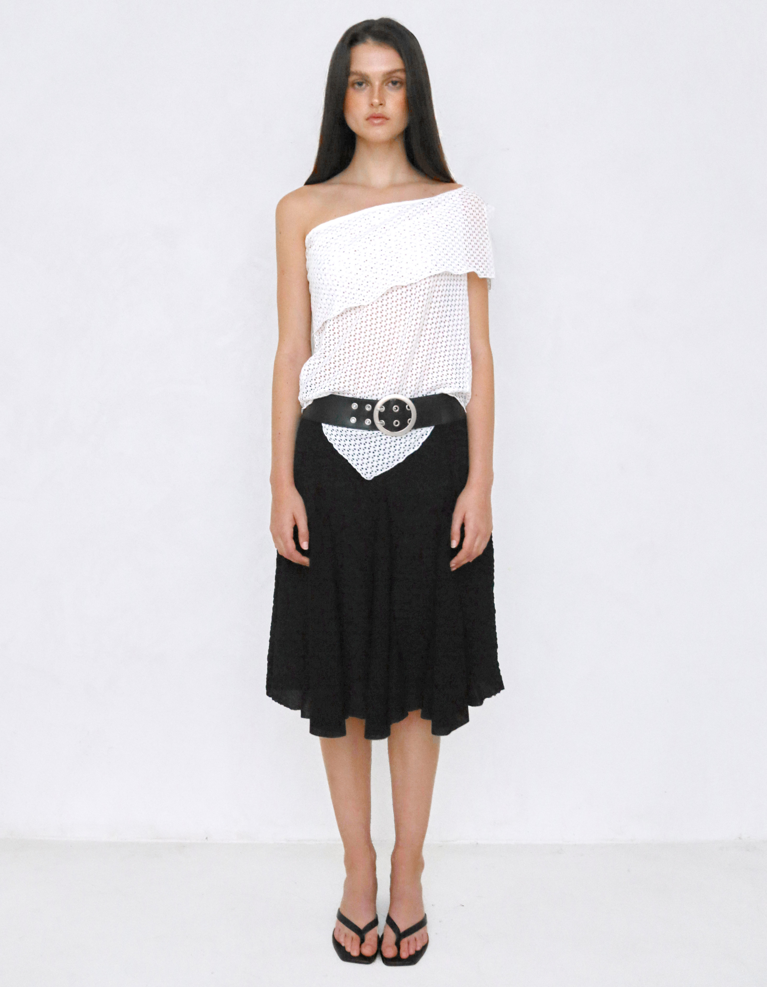 ★Polysooem★ FLOWER BELTED SKIRT, WHITE FLOWER BELTED SKIRT, BLACK - polysooem