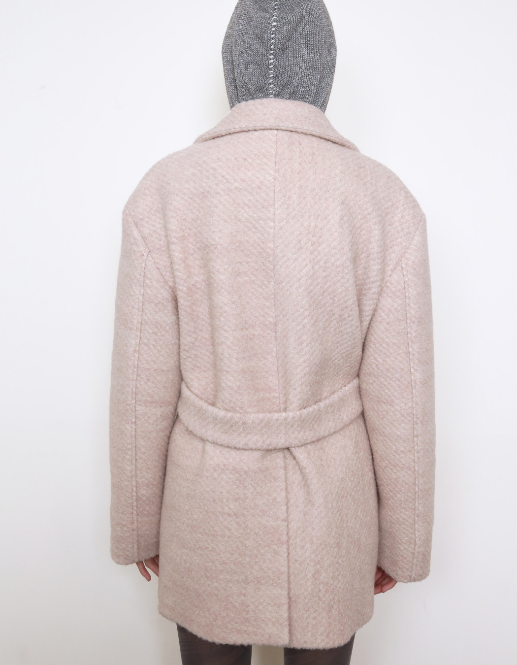 【POLYSOOEM】ウール オブリーク ラインド ハーフ コート ピンク WOOL OBLIQUE LINED HALF COAT, PINK - polysooem