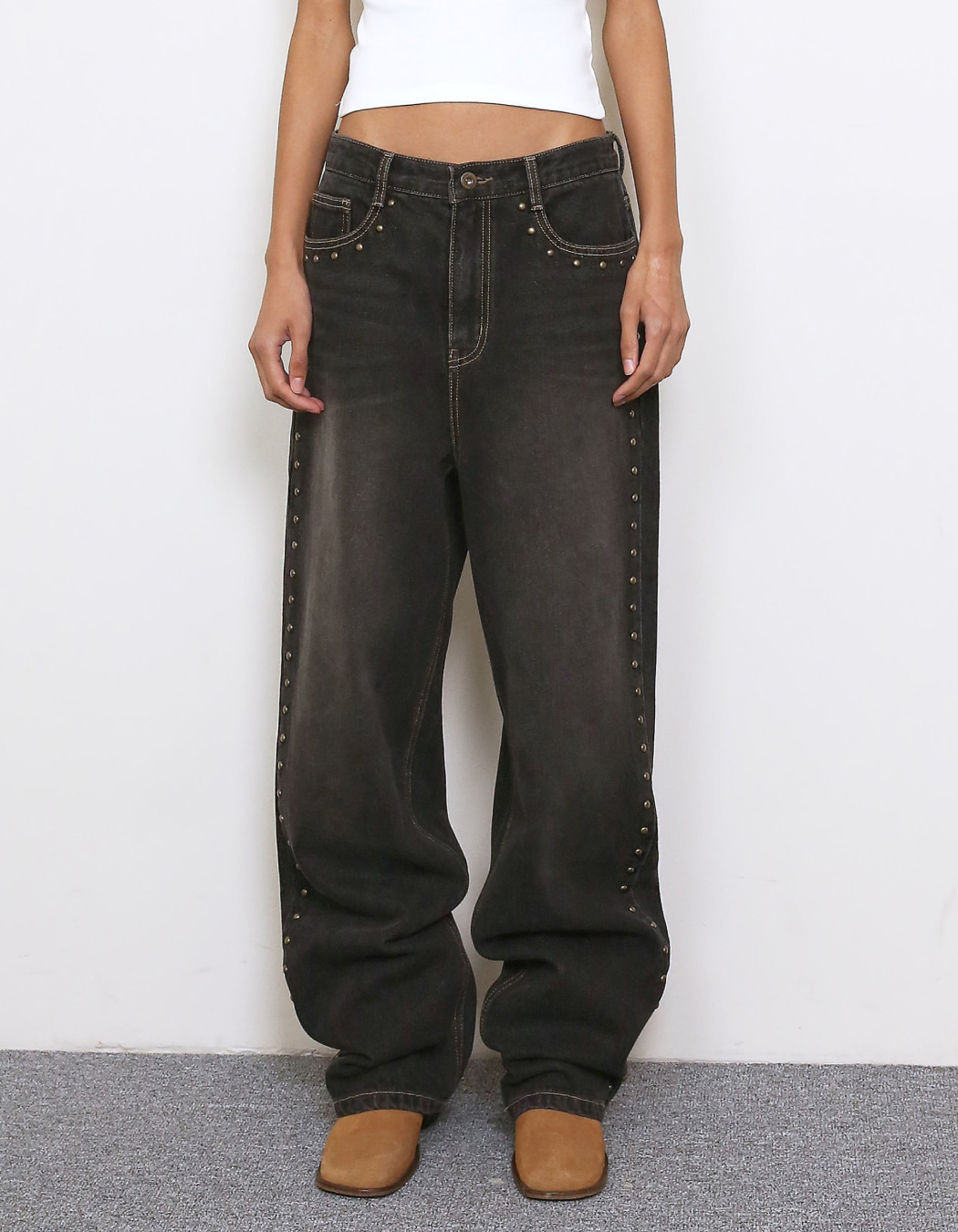 パンツ [POLYSOOEM]Warm Studded Washed Jeans - Black WARM STUDDED WASHED JEANS, BLACK - polysooem