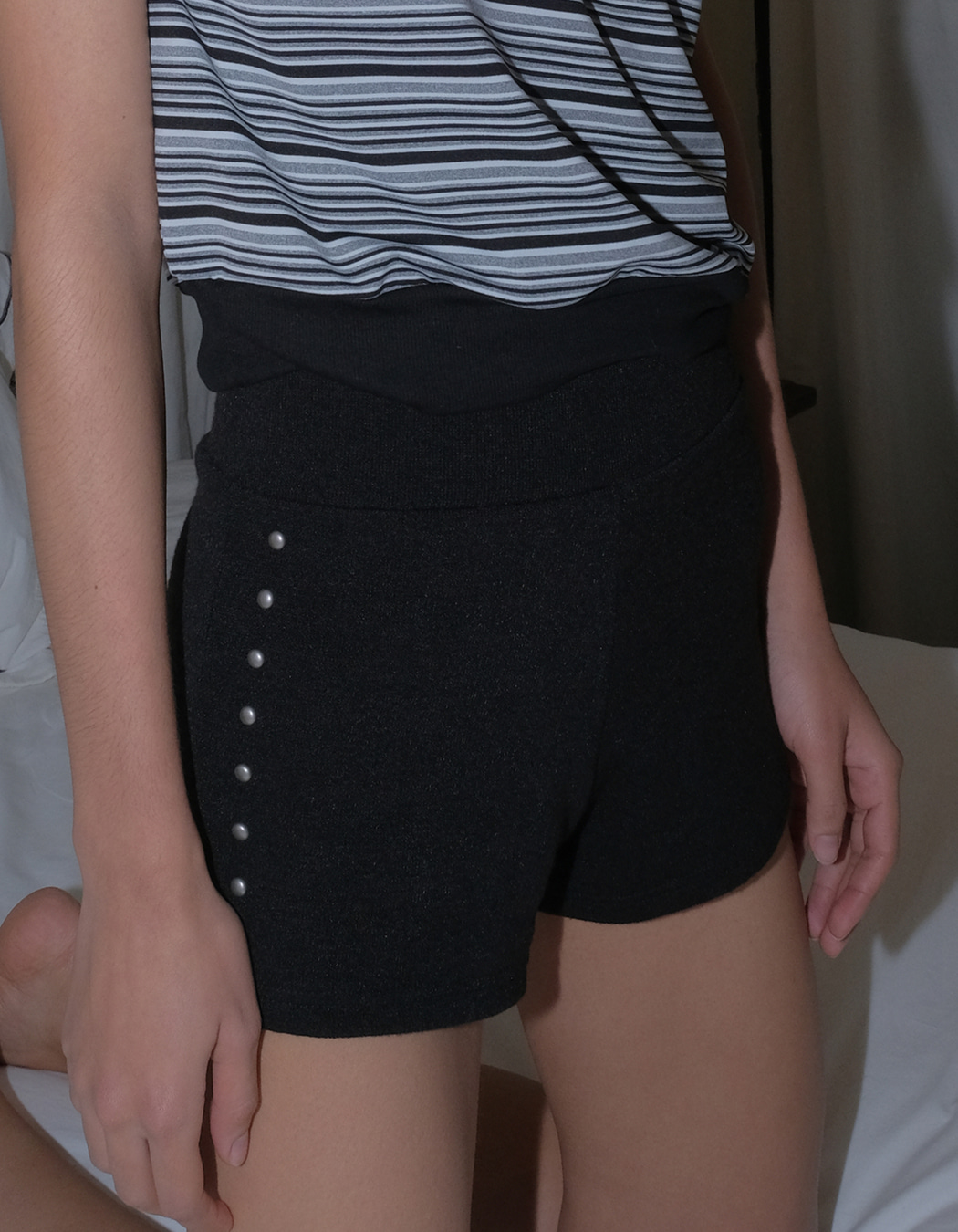 ショートパンツ 25SS [POLYSOOEM] Studded Dolphin Shorts - Black STUDDED DOLPHIN SHORTS, BLACK - polysooem