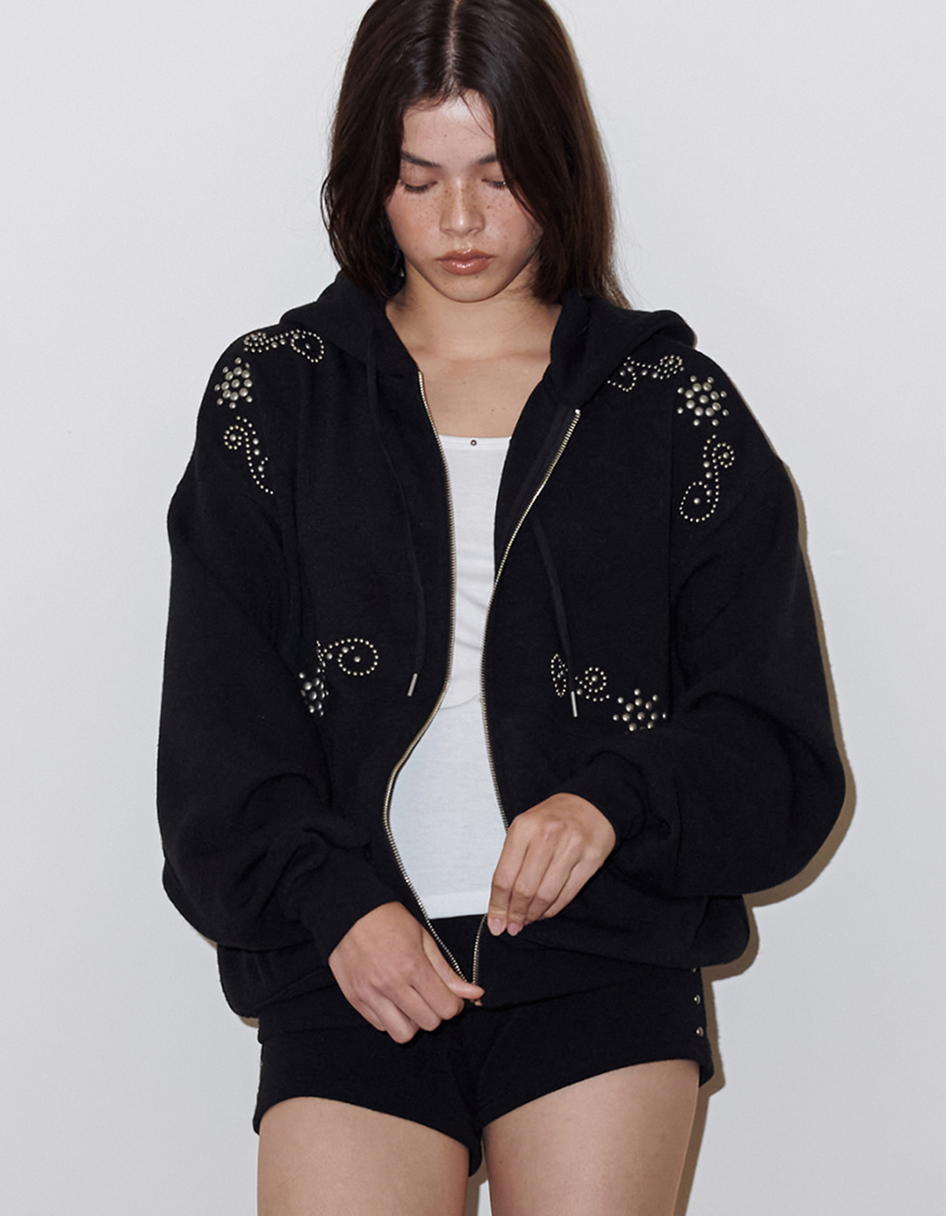 大人気 【POLYSOOEM】 STUDDED DOLPHIN SHORTS ●送料・関税込● STUDDED DOLPHIN SHORTS, GRAY - polysooem