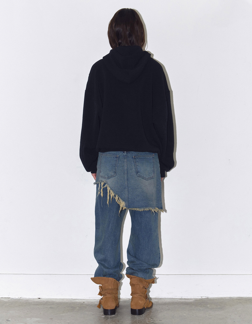 ORNAMENT STUDDED HOODIE_ONZI_EDITION, BLACK - polysooem